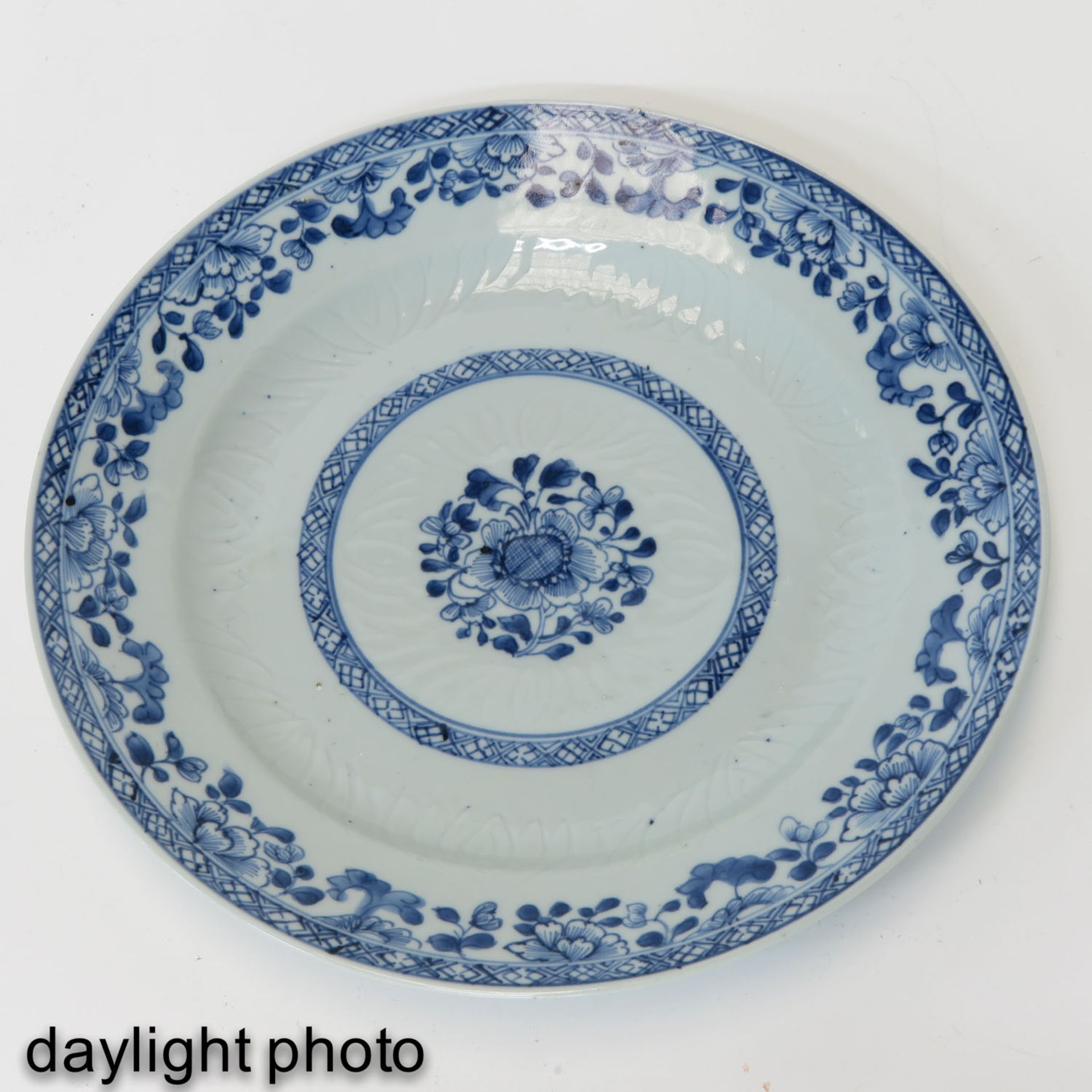 A Series of 6 Blue and White Plates - Image 9 of 10