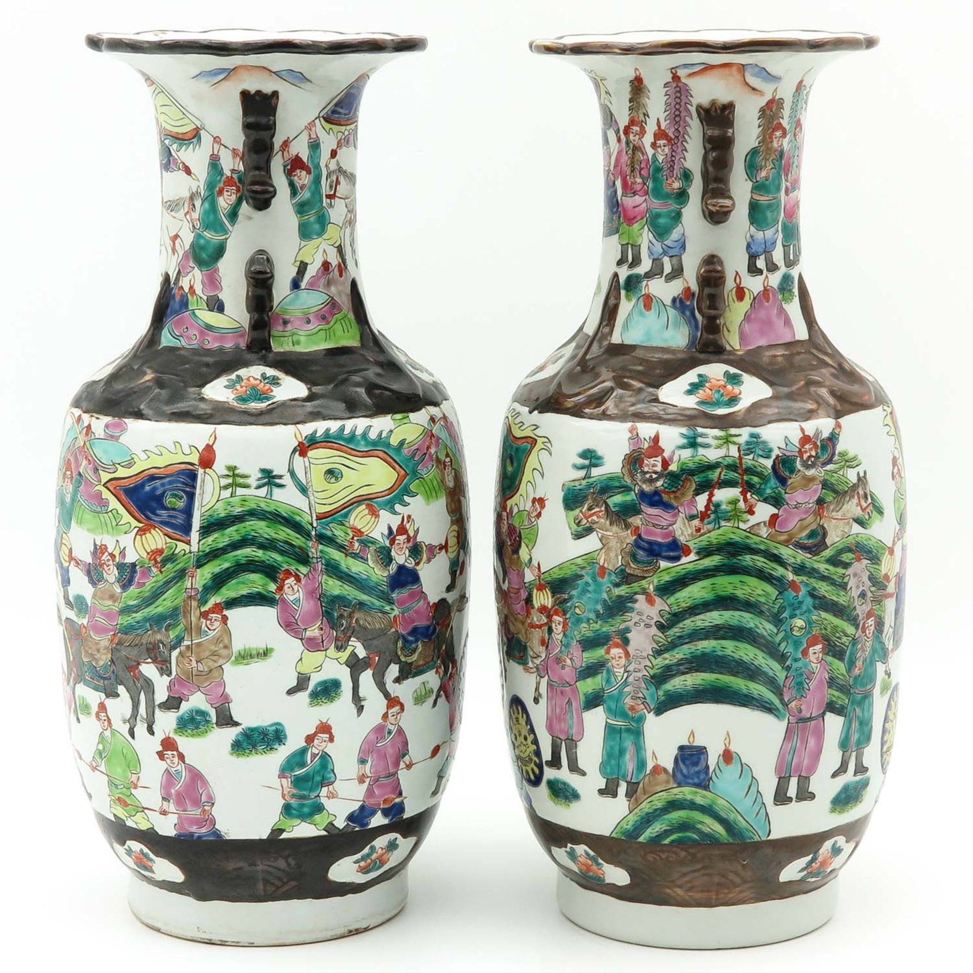 A Pair of Nanking Vases - Image 4 of 10