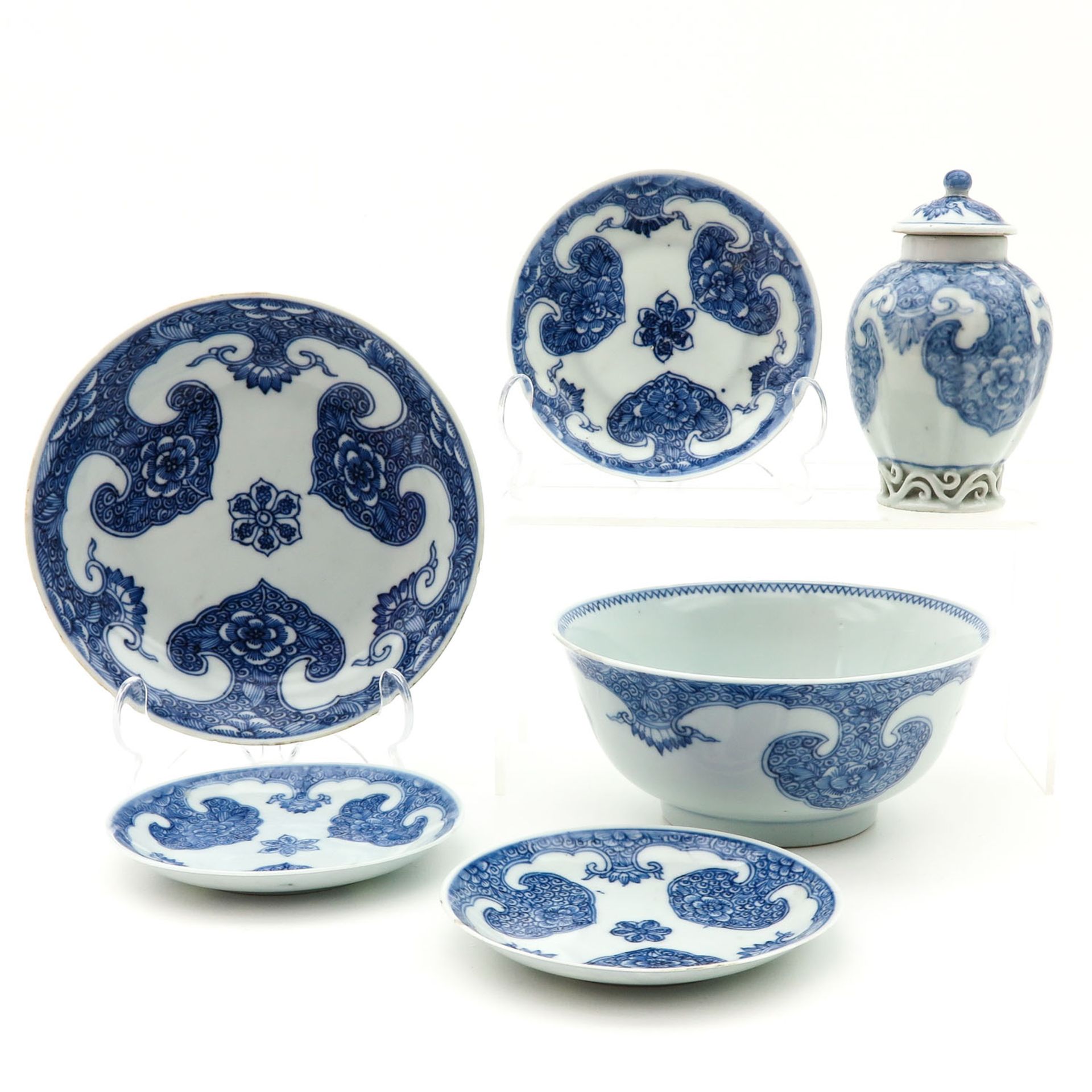 A Collection of Blue and White Porcelain - Image 2 of 10