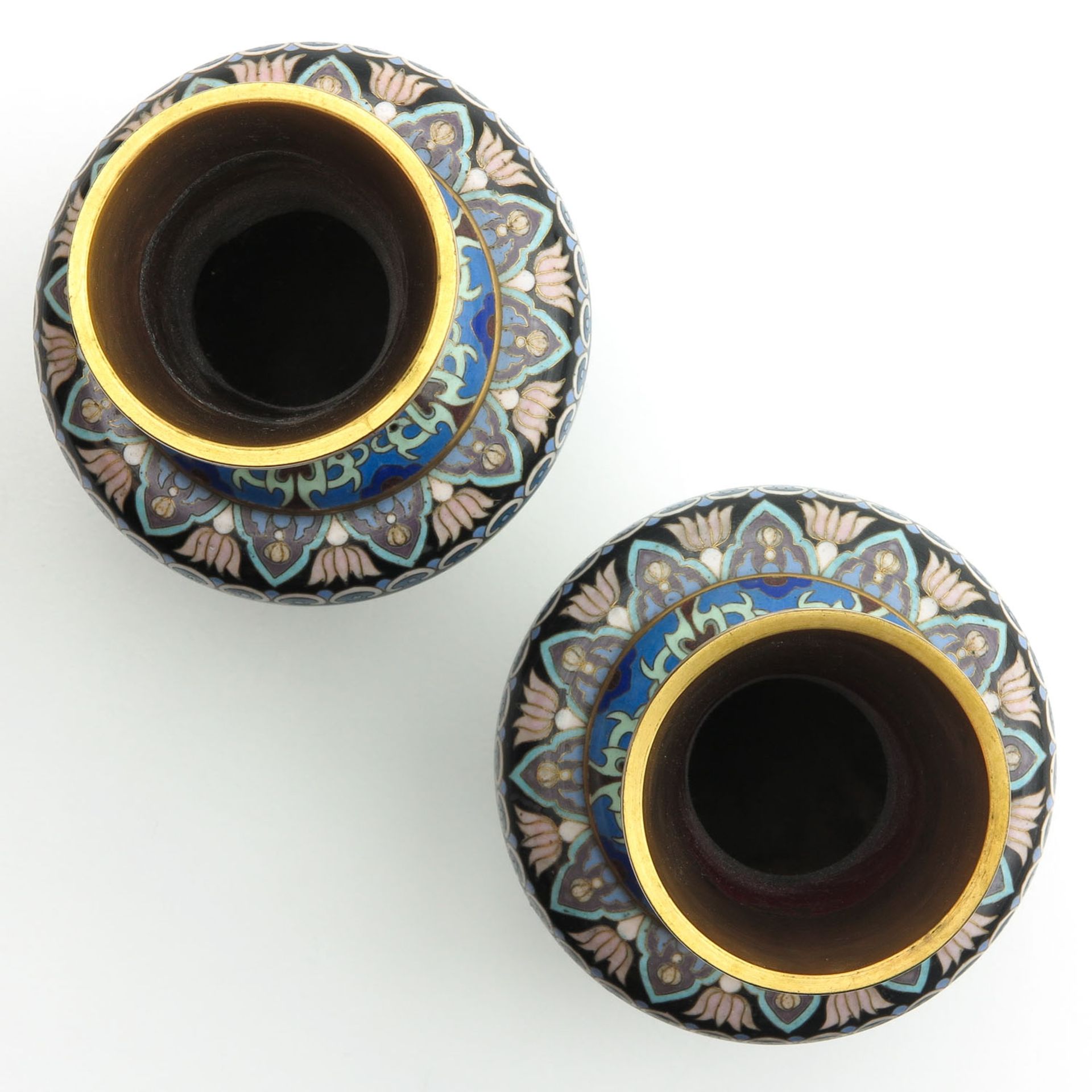 A Pair of Cloissone Vases - Image 5 of 9