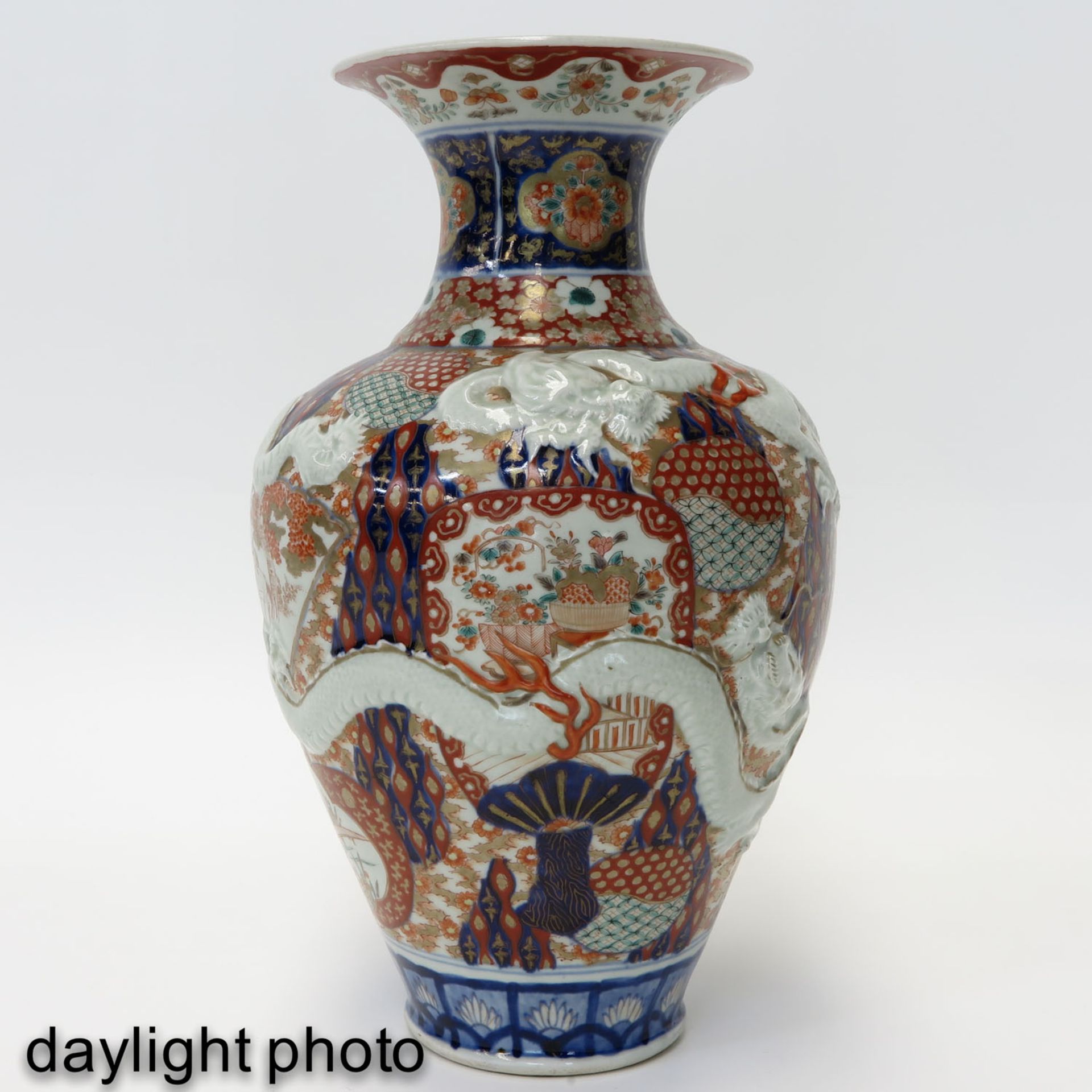 An Imari Vase - Image 7 of 10