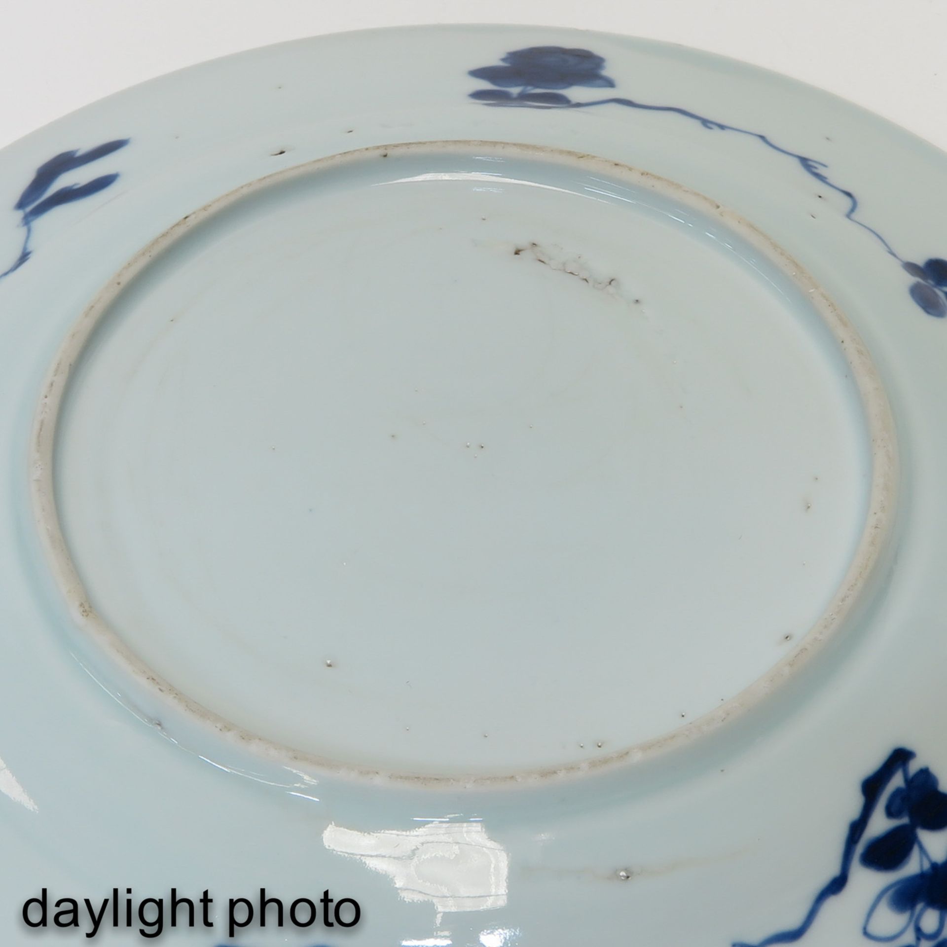 A Pair of Blue and White Plates - Image 8 of 10