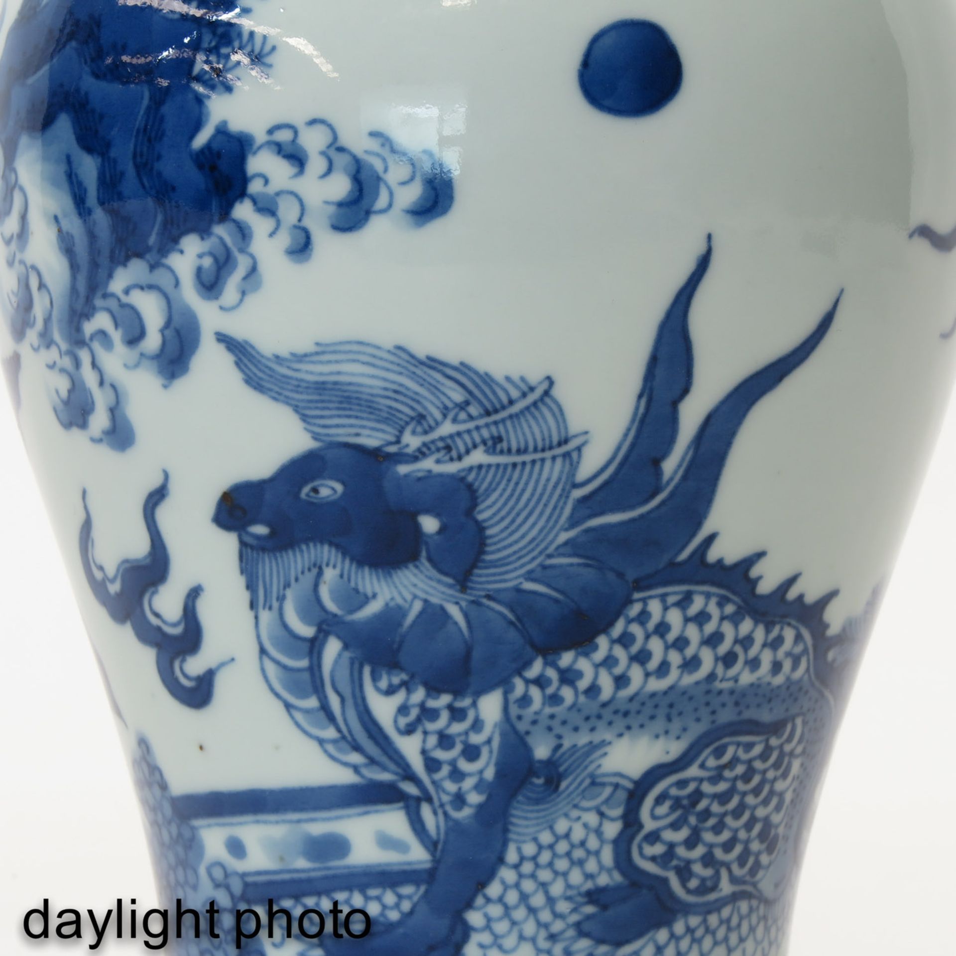 A Blue and White Vase - Image 10 of 10