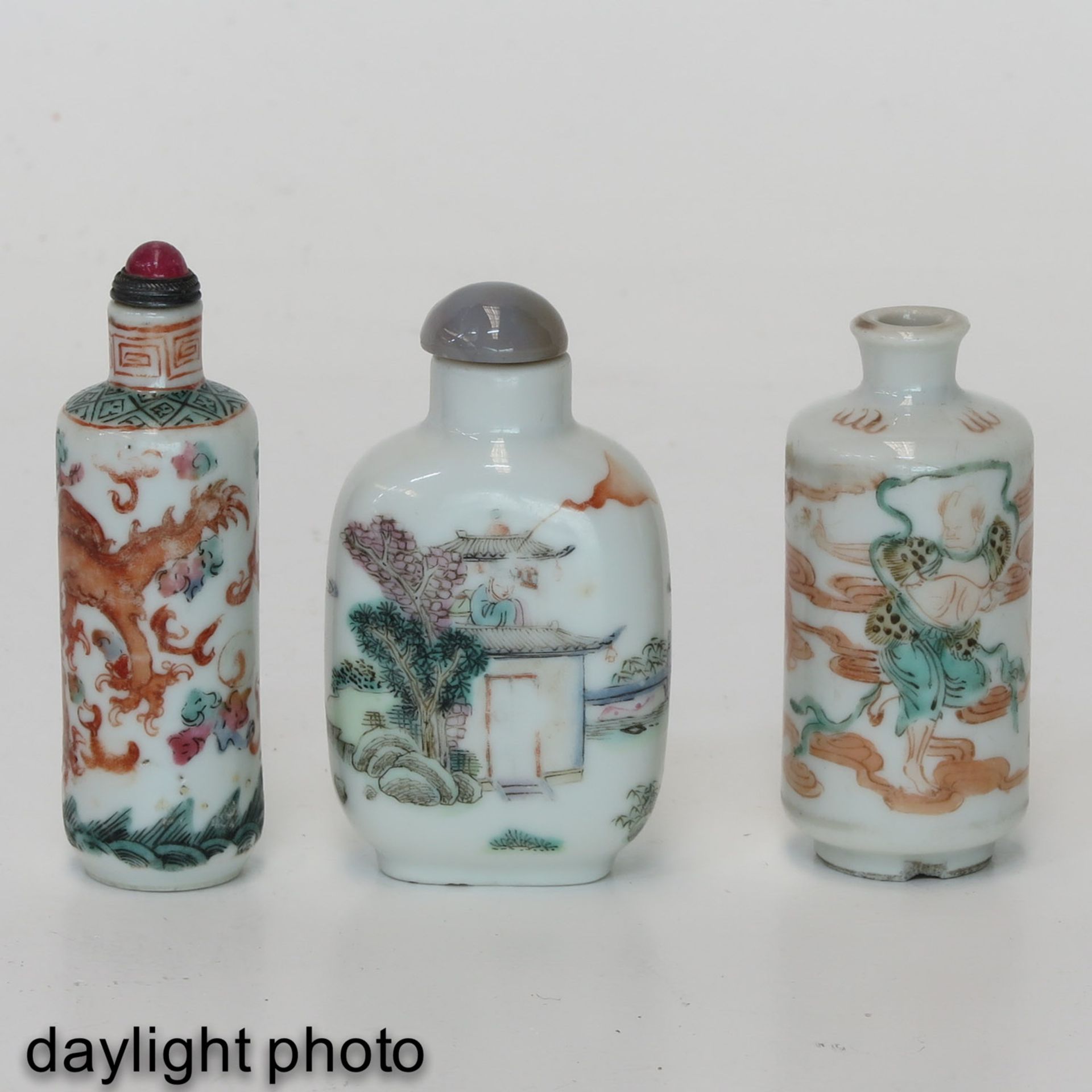 A Collection of Snuff Bottles - Image 7 of 9