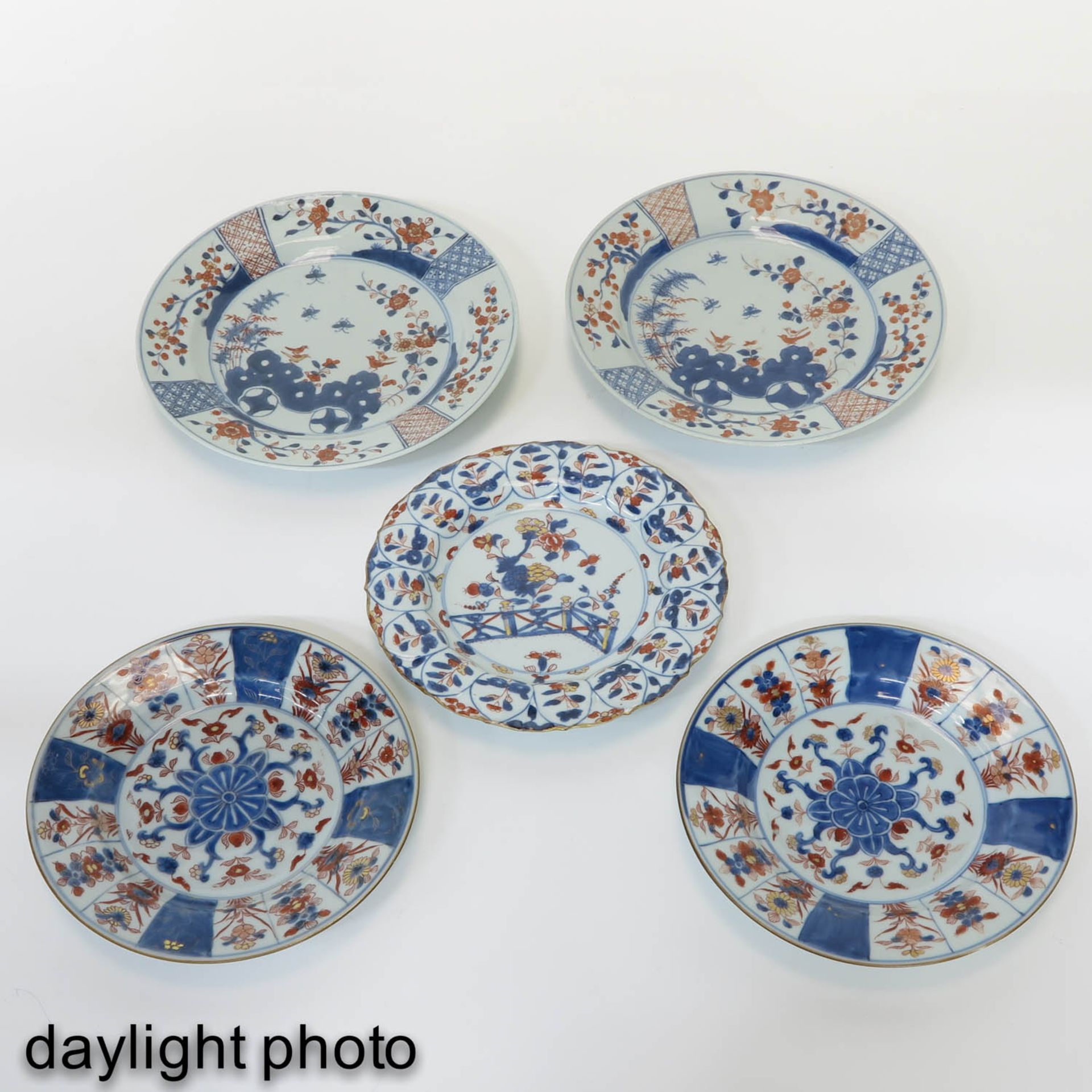 A Collection of 5 Plates - Image 7 of 10