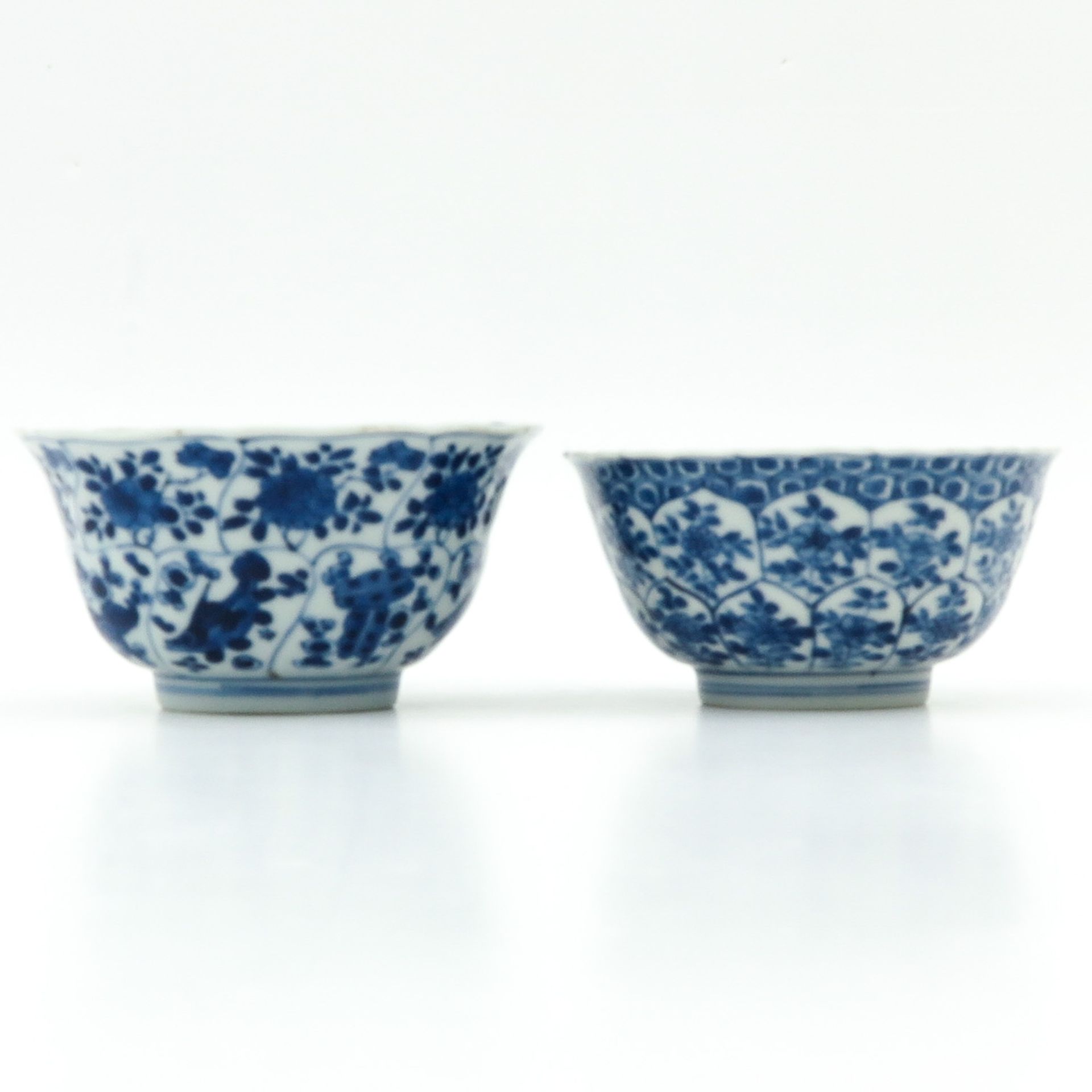 A Pair of Blue and White Bowls - Bild 3 aus 9