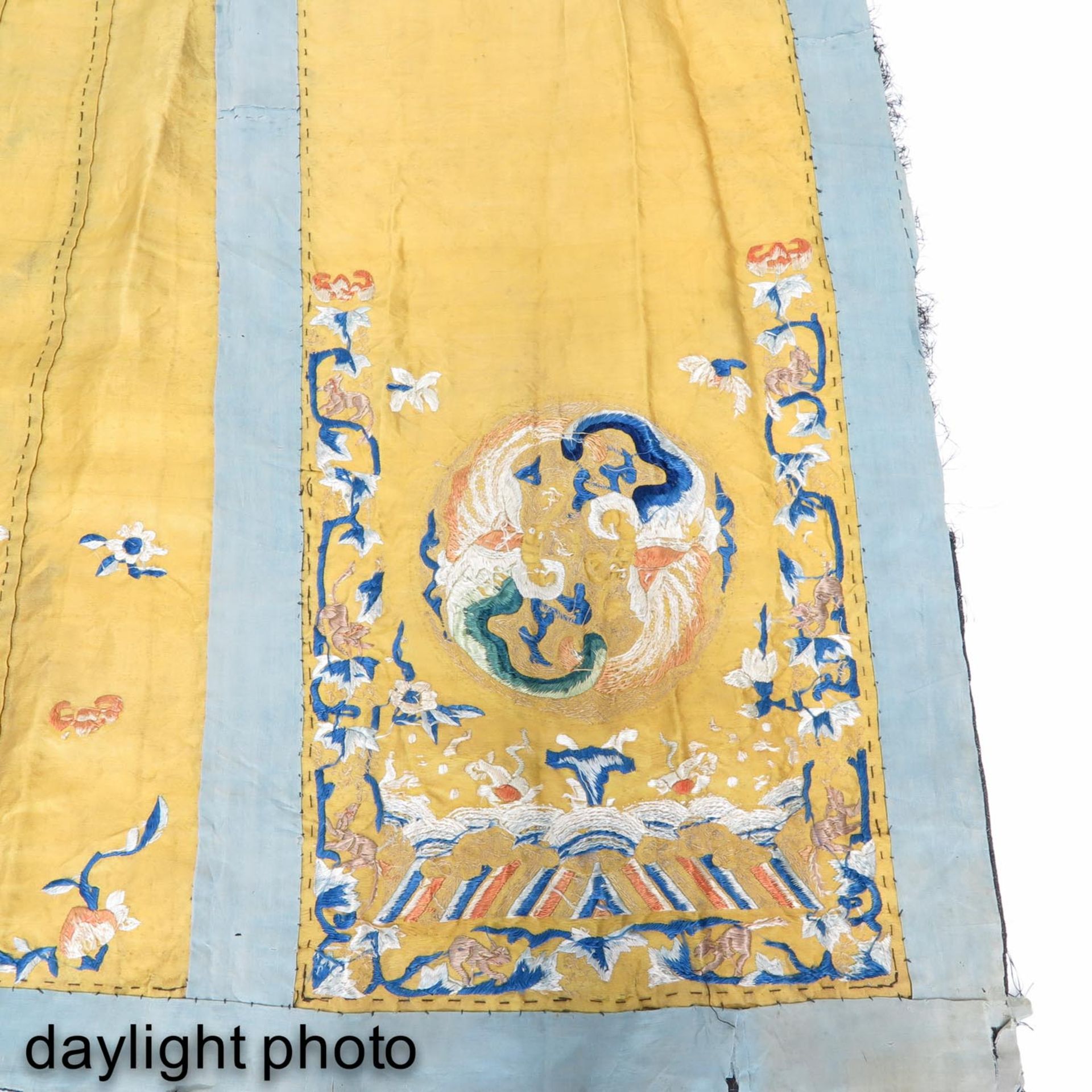 2 Chinese Silk Embroidered Textiles - Bild 8 aus 9