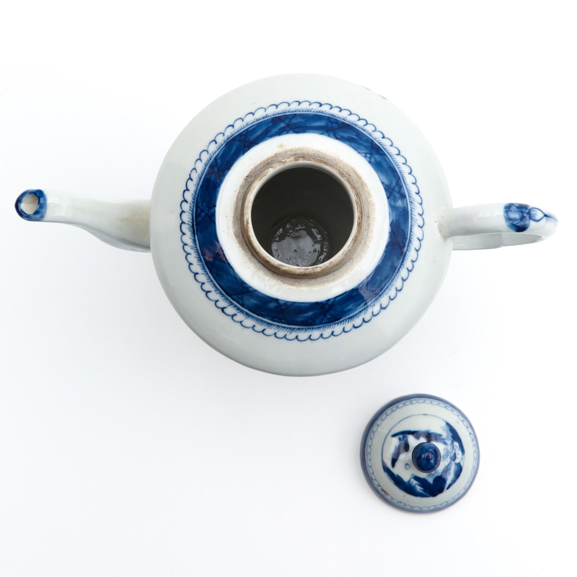 A BLue and White Teapot - Image 5 of 10