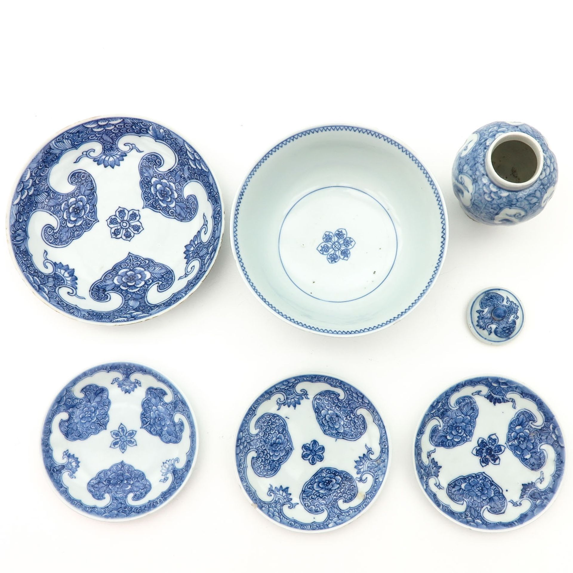 A Collection of Blue and White Porcelain - Image 5 of 10