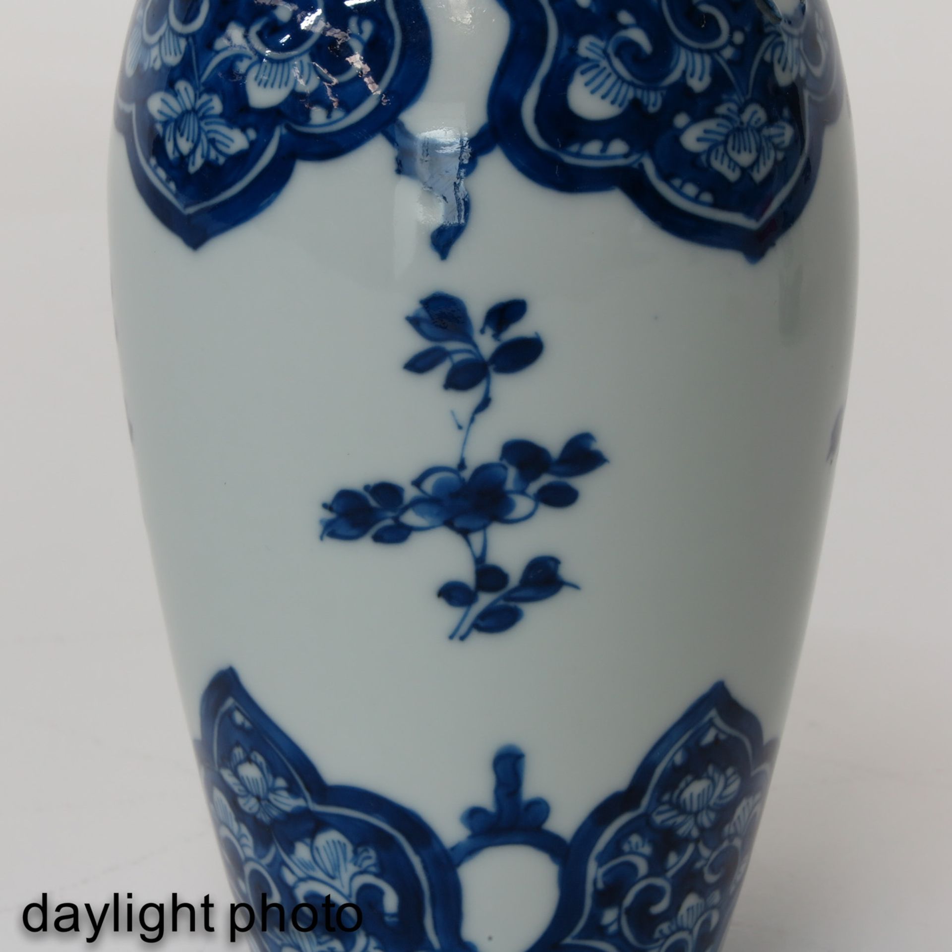 2 Blue and White Vases - Image 9 of 9