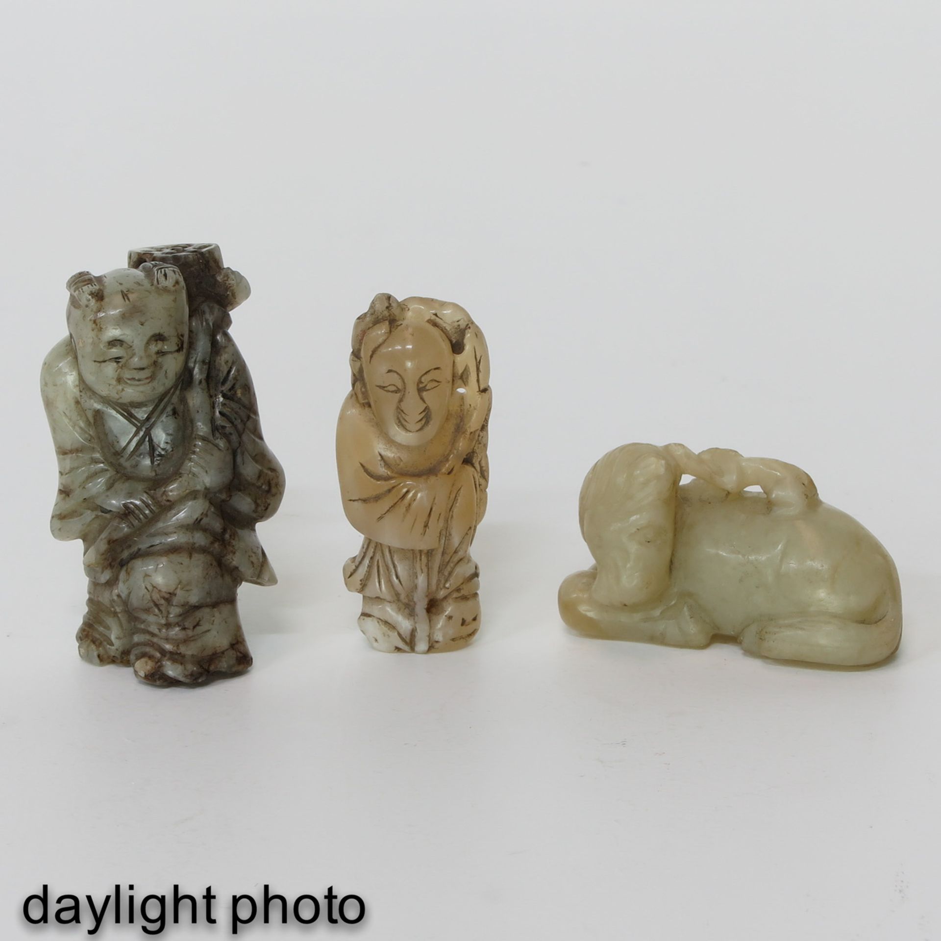 A Collection of Jade Sculptures - Image 7 of 10