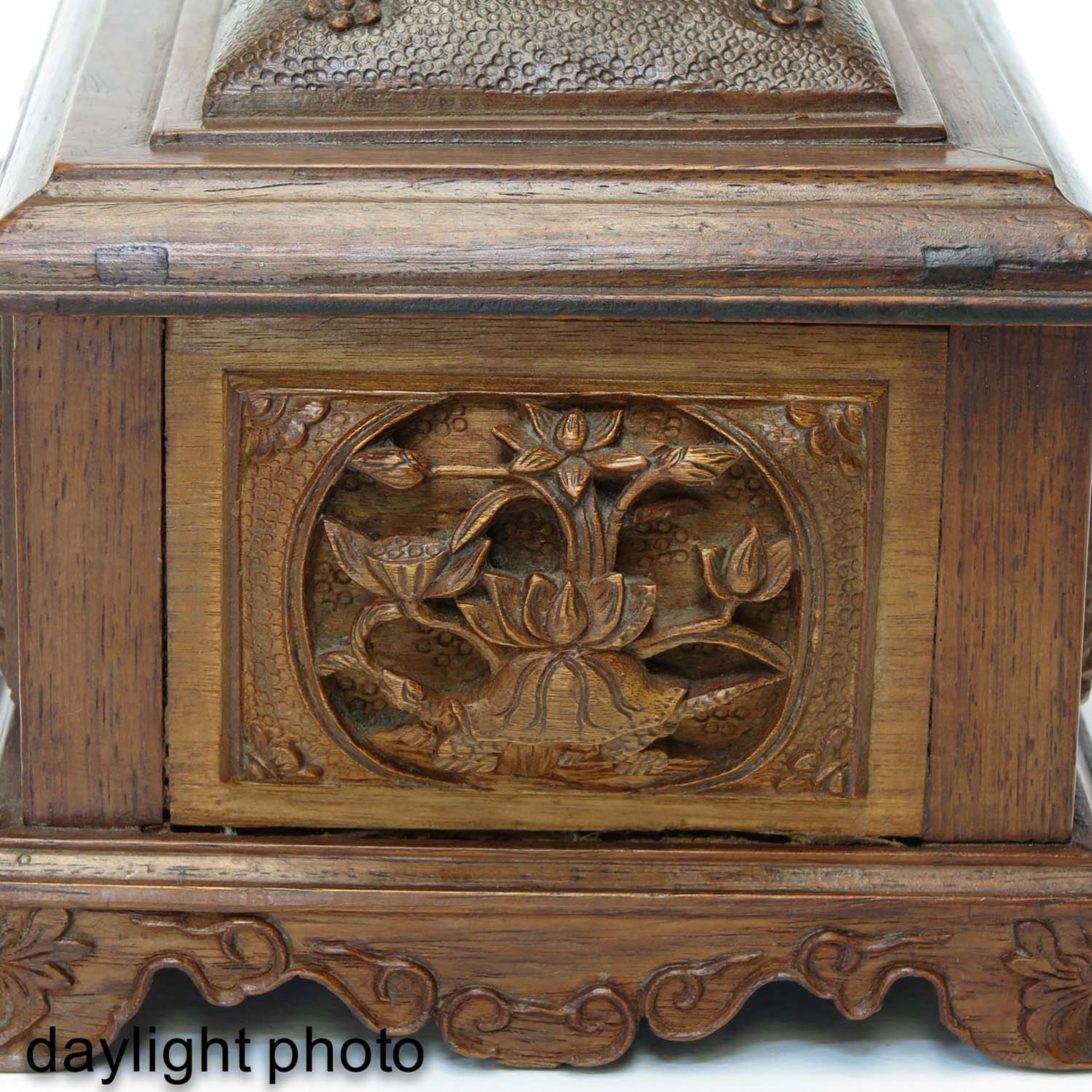 A Carved Wood Box - Image 10 of 10