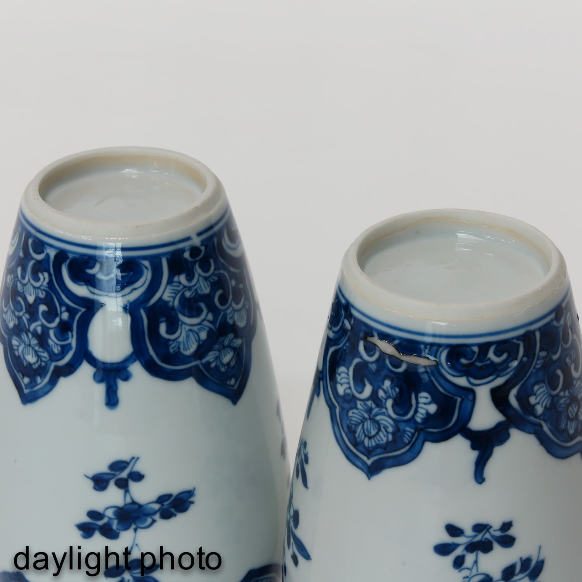 2 Blue and White Vases - Image 8 of 9