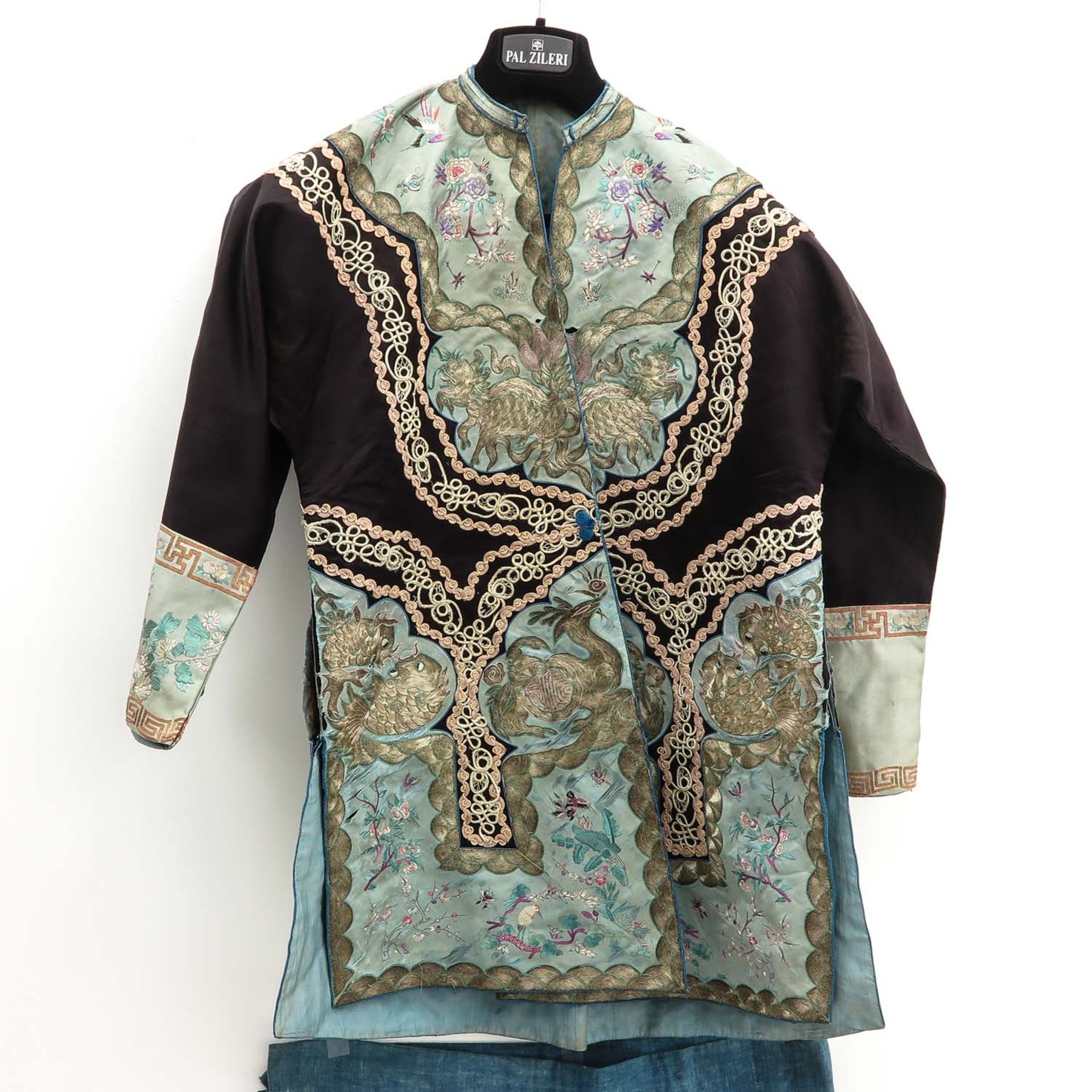 2 Chinese Silk Embroidered Textiles - Bild 2 aus 9