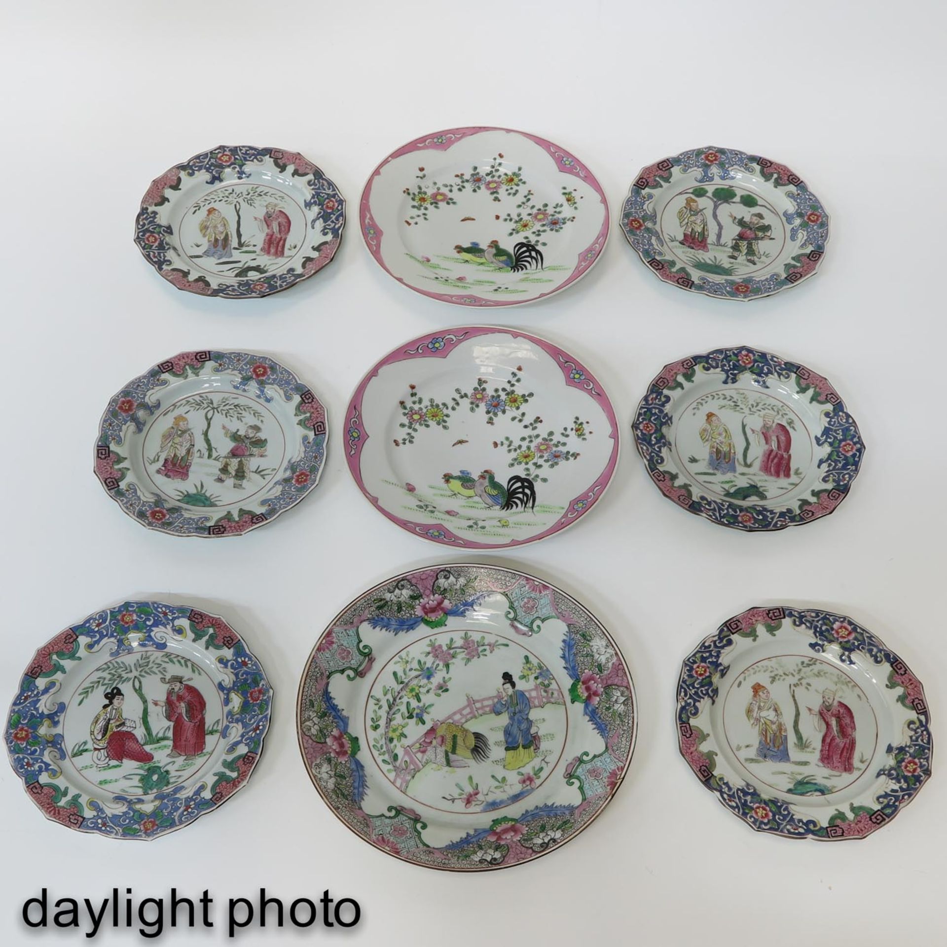 A Collection of 9 Plates - Image 9 of 10