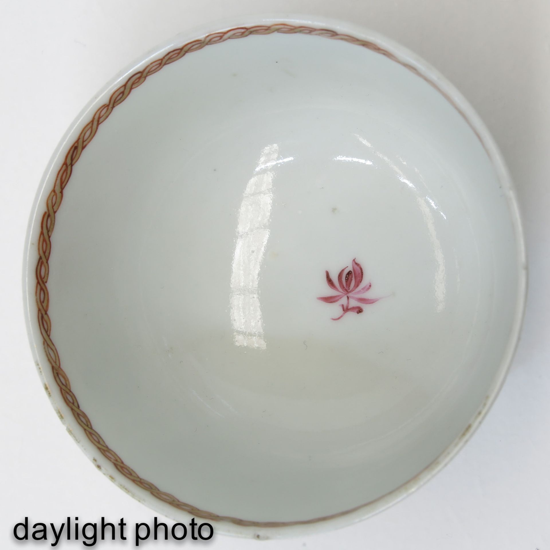 A Polychrome Decor Cup and Saucer - Bild 10 aus 10