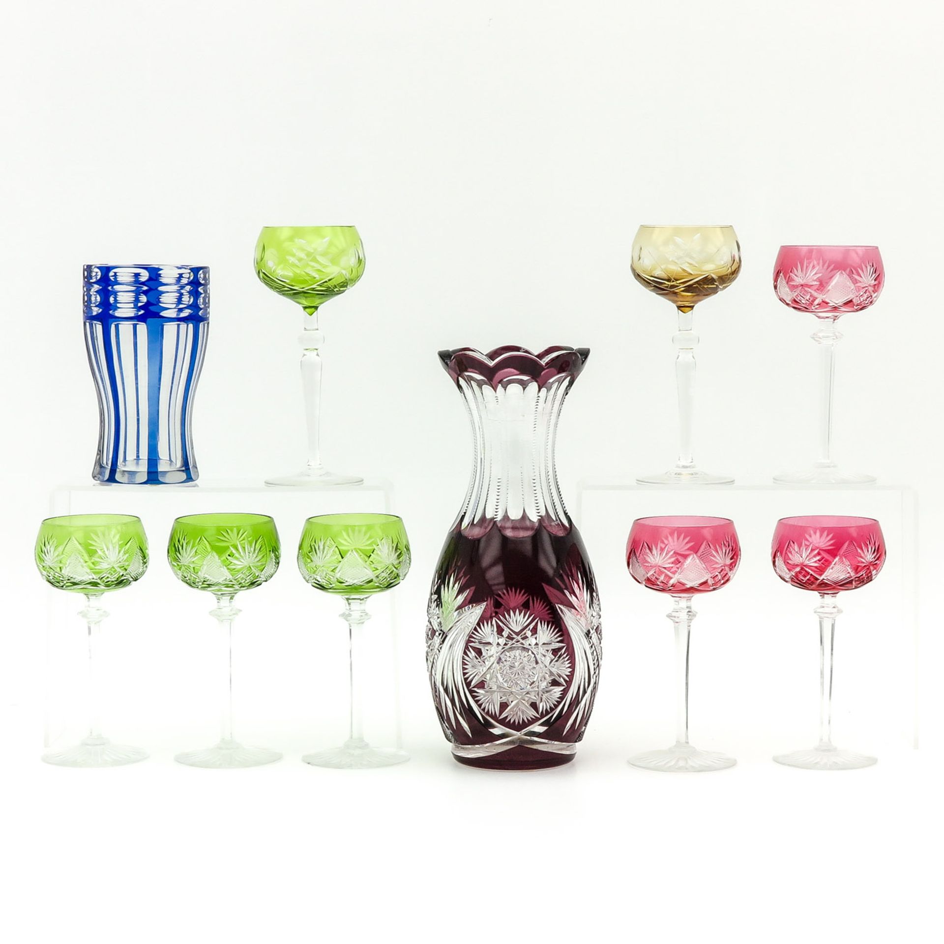 A Collection of Colored Crystal Stemware - Bild 4 aus 10