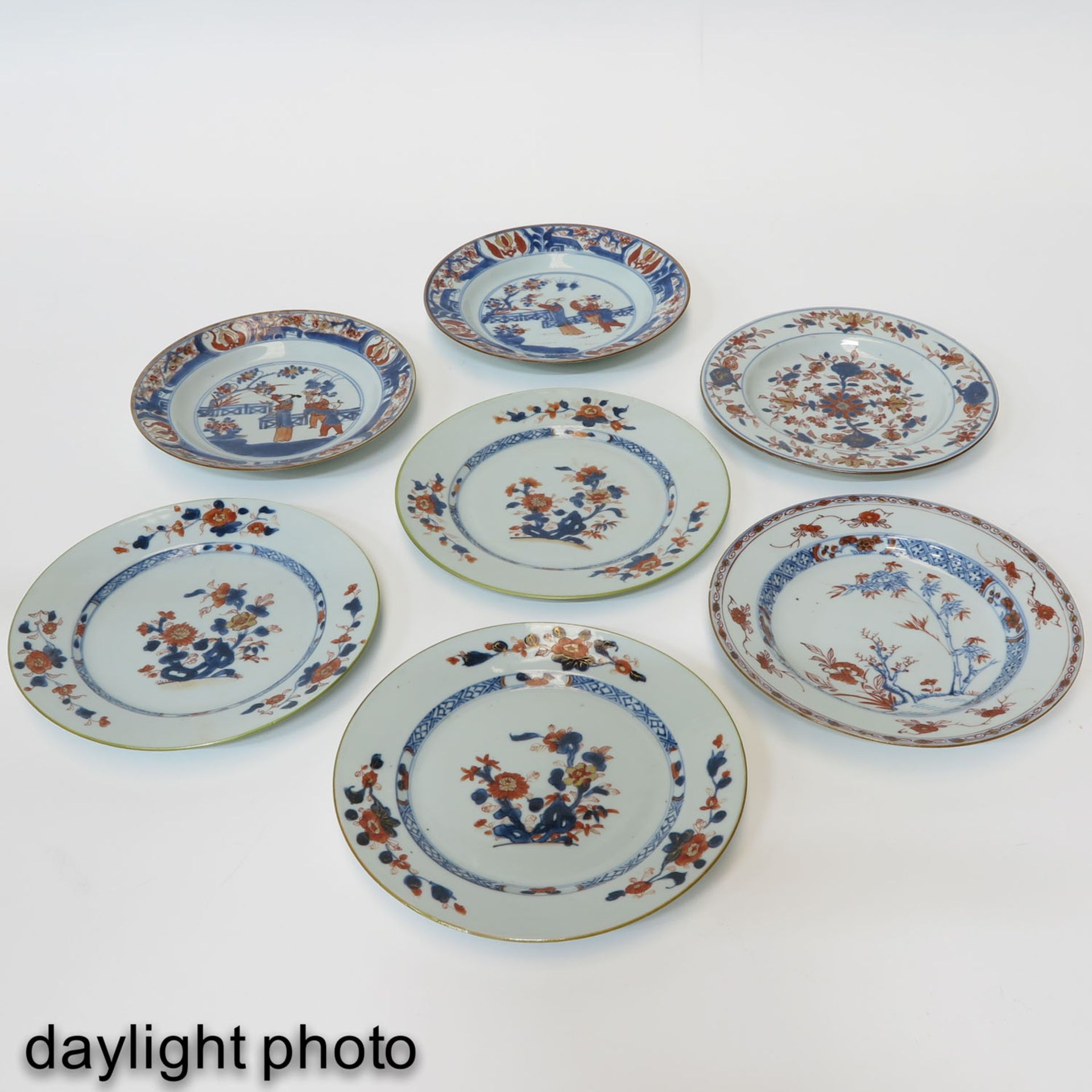 A Collection of 7 Plates - Image 9 of 10