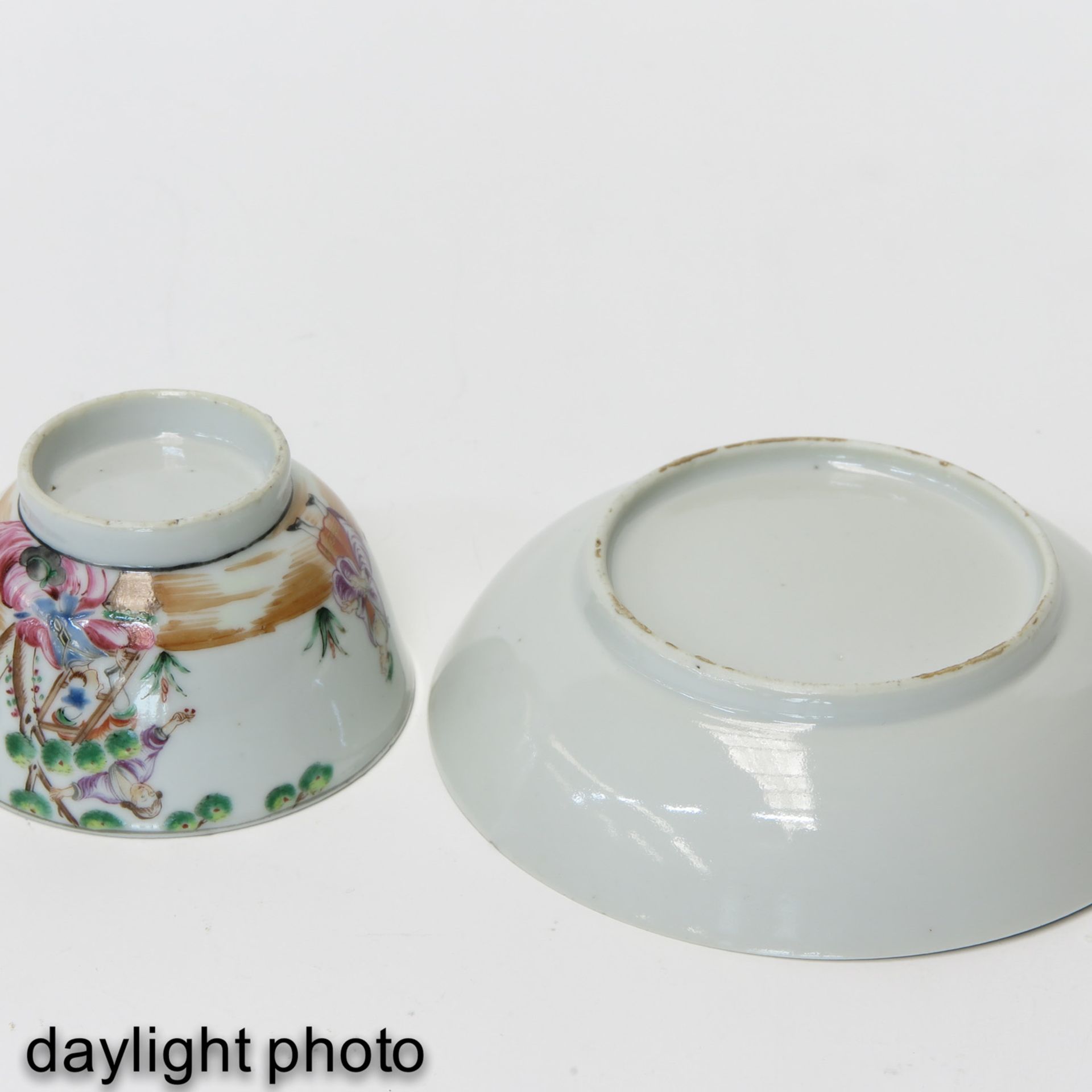 A Polychrome Decor Cup and Saucer - Bild 8 aus 10