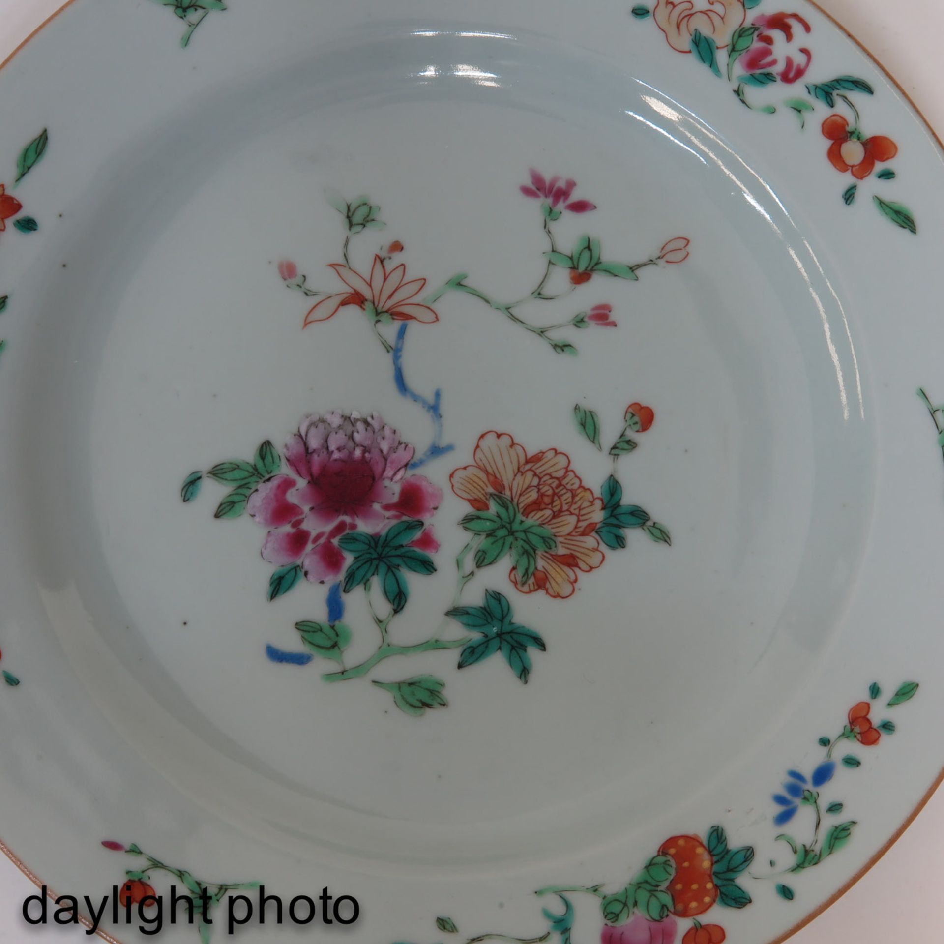 A Collection of 3 Plates - Image 10 of 10