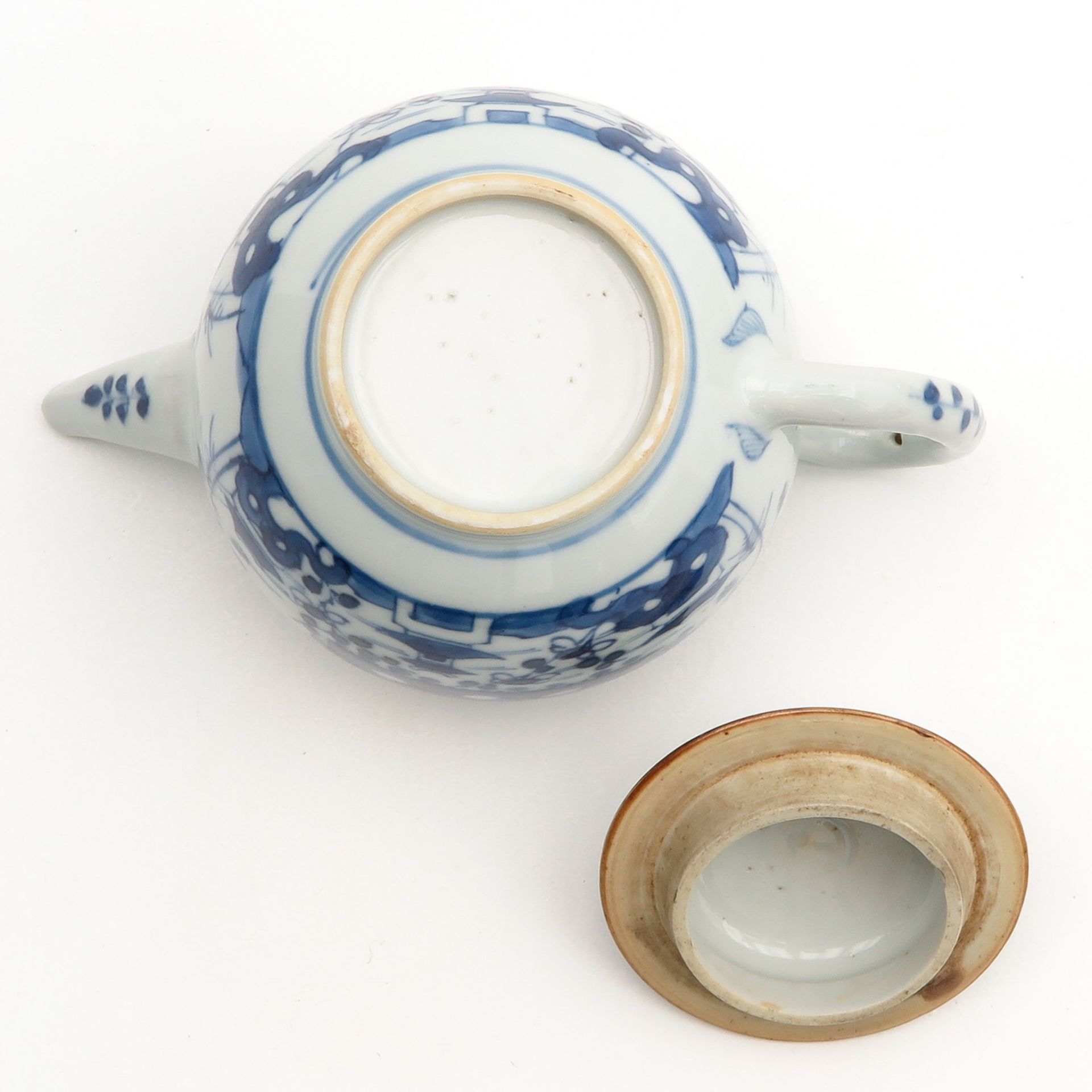 A Blue and White Teapot - Image 6 of 10