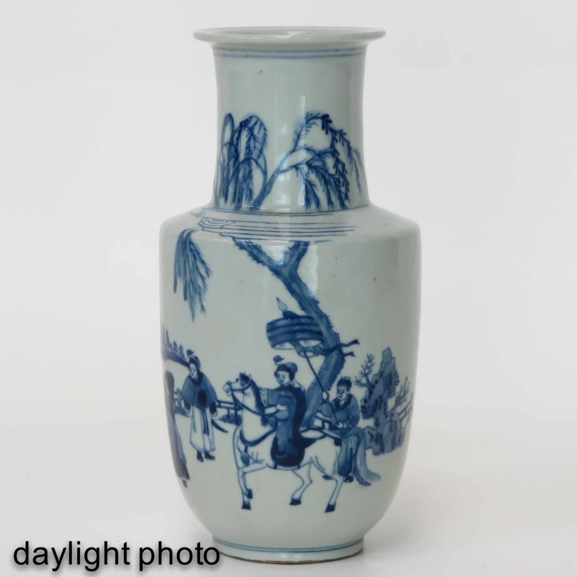 A Blue and White Vase - Image 7 of 9