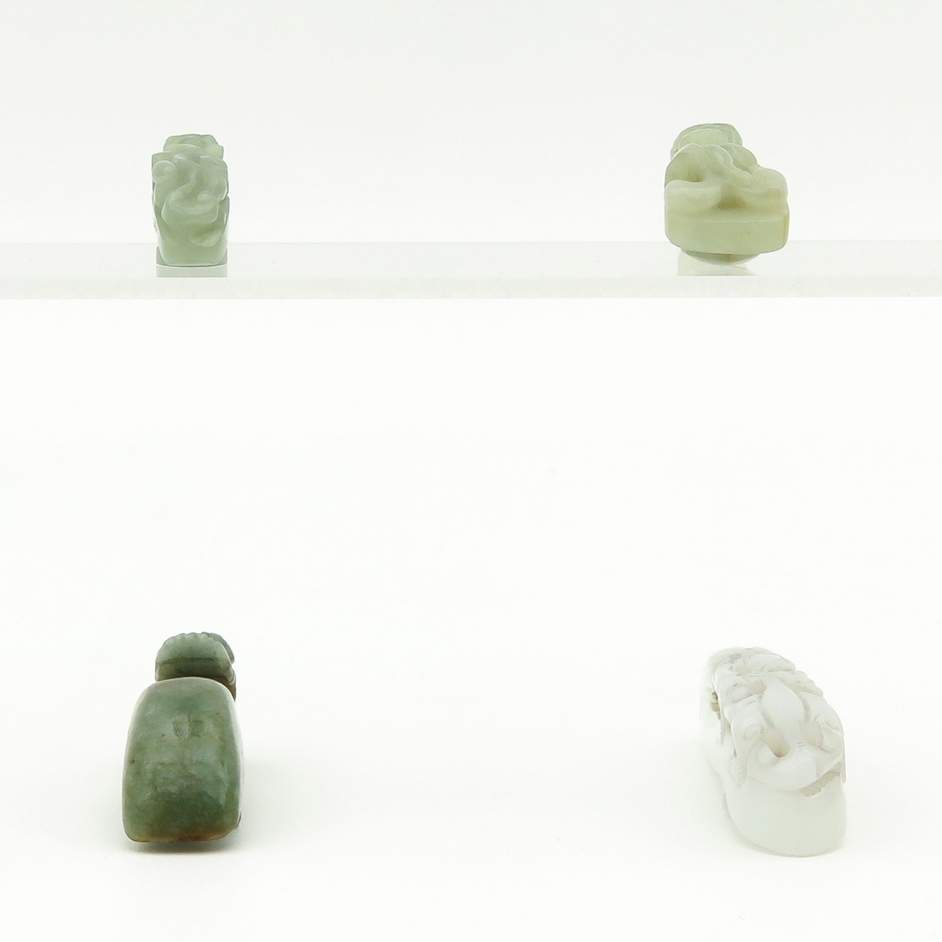 A Collection of 4 Jade Belt Hooks - Image 2 of 9