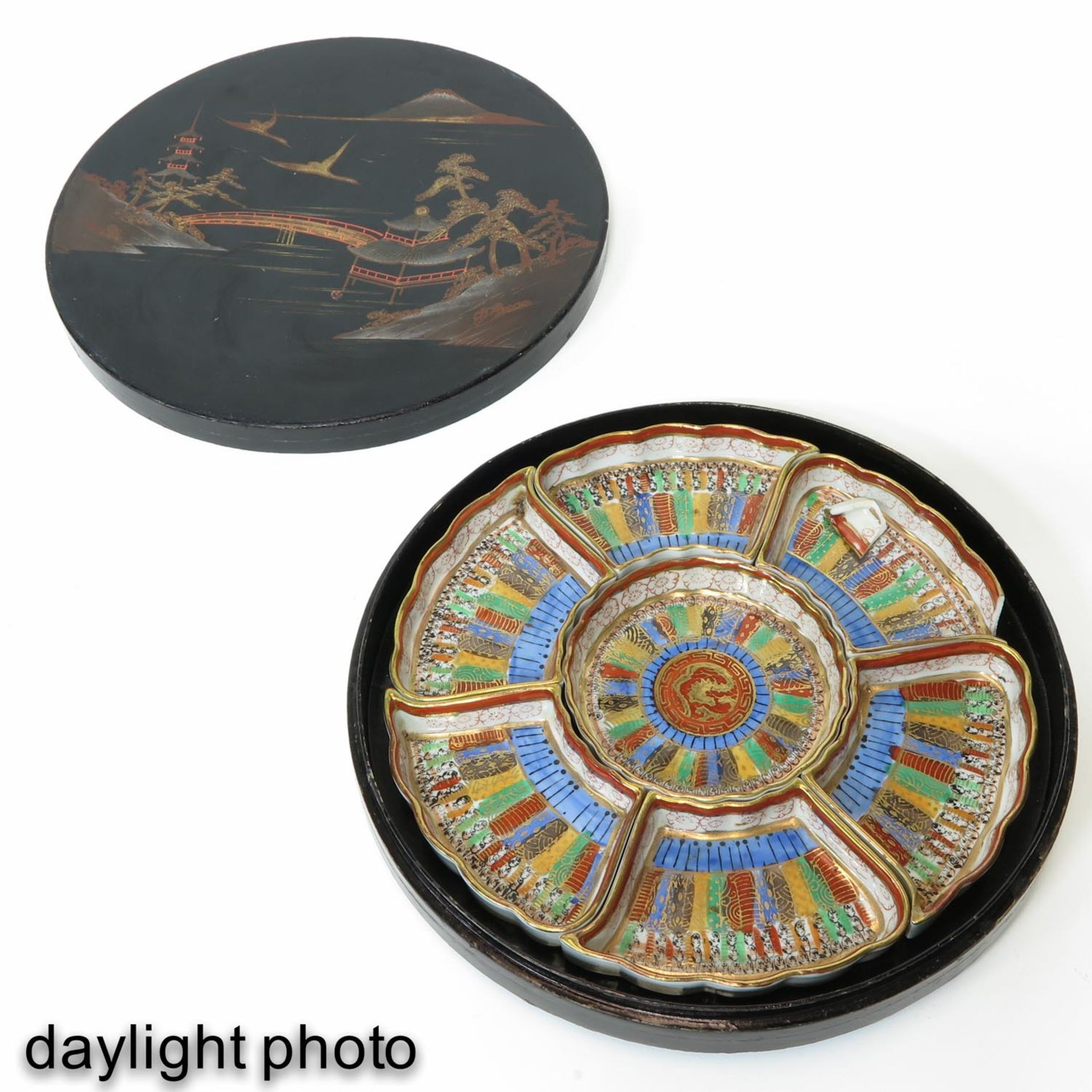 A Lazy Susan in Lacquer Box - Image 7 of 10