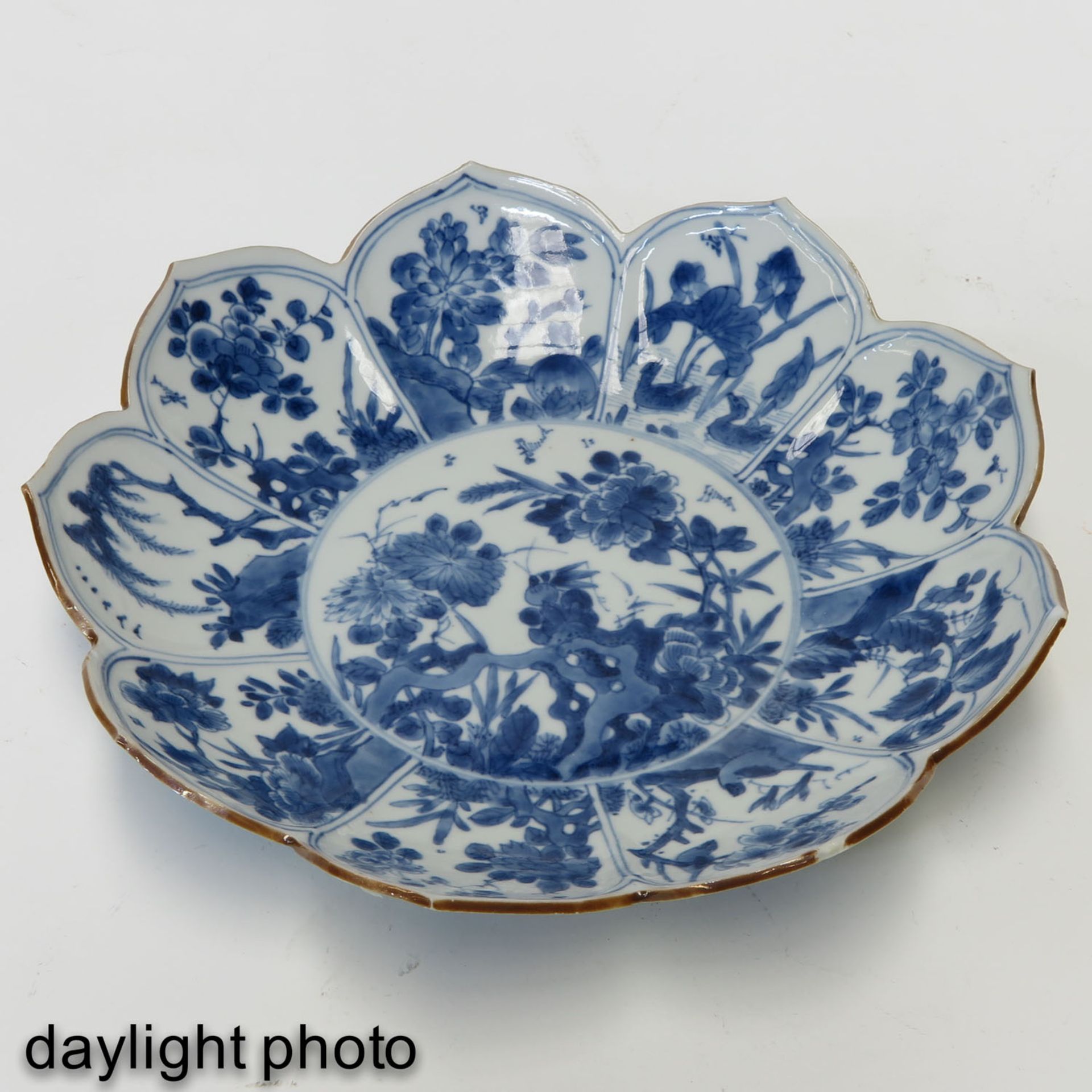 A Blue and White Dish - Image 5 of 9