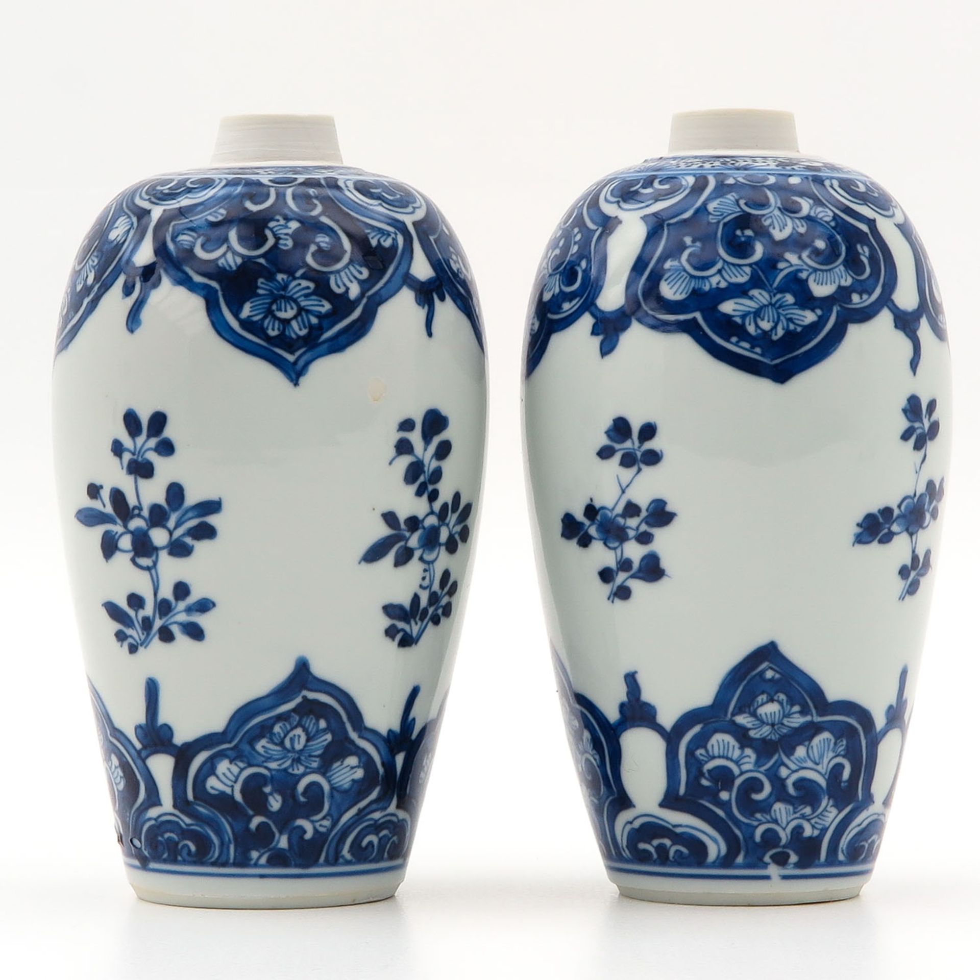 2 Blue and White Vases - Image 3 of 9