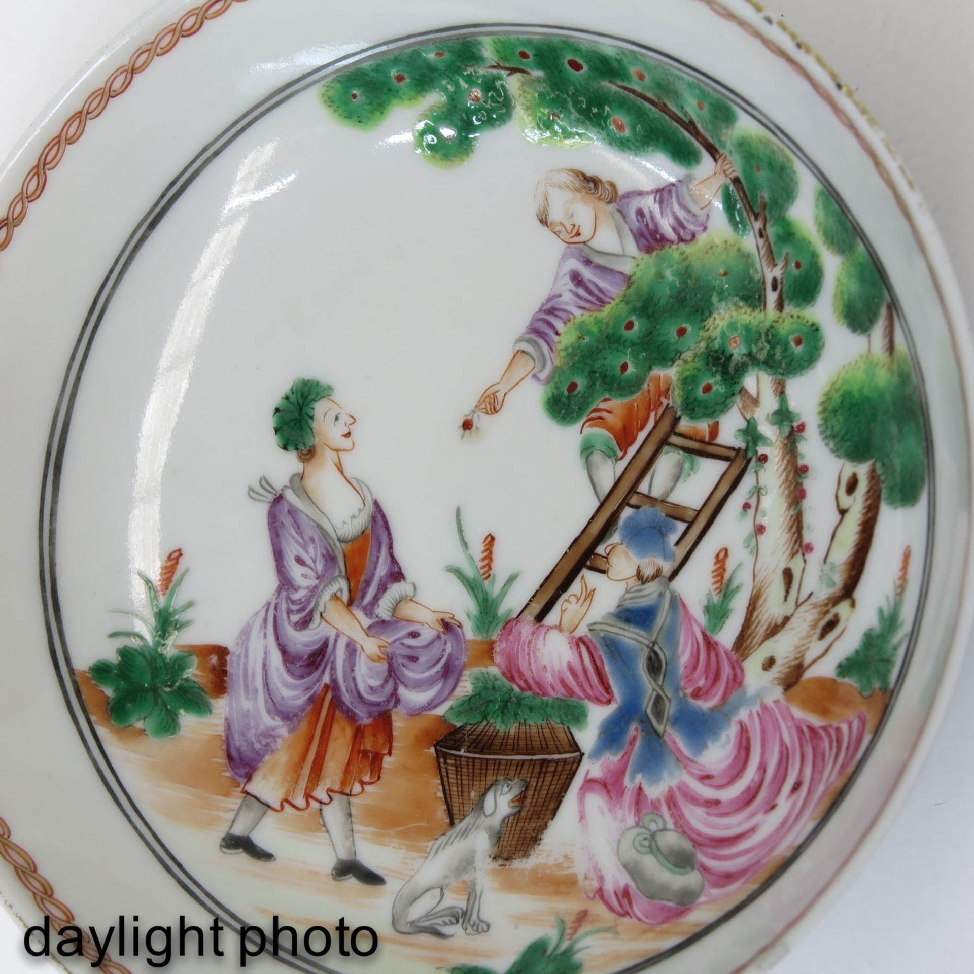 A Polychrome Decor Cup and Saucer - Bild 9 aus 10