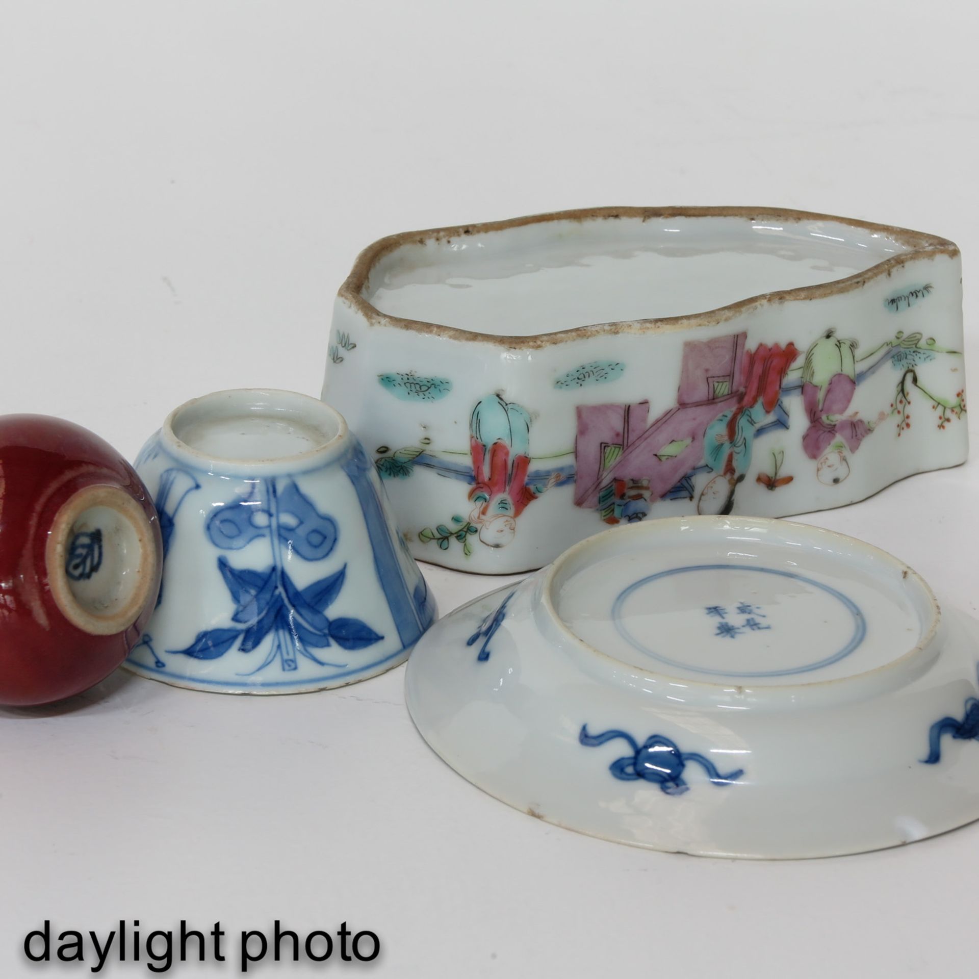 A Diverse Collection of Porcelain - Image 8 of 10