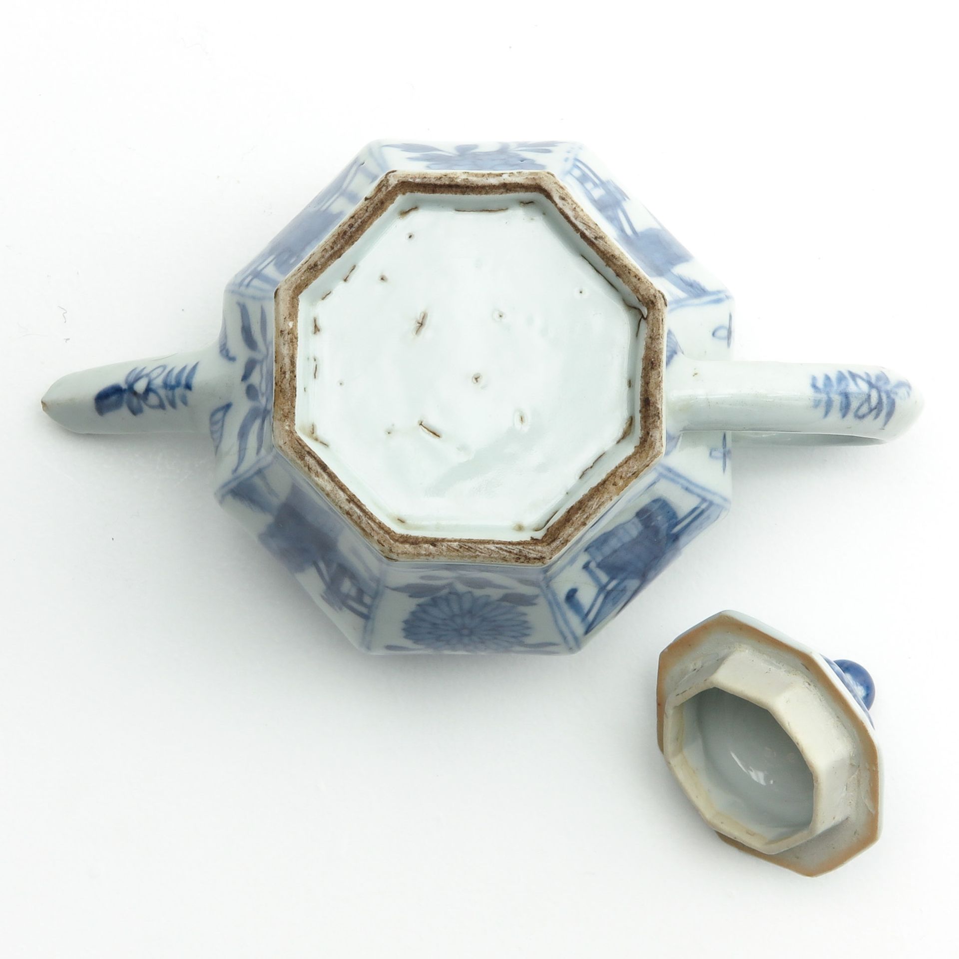 A Blue and White Teapot - Image 6 of 9