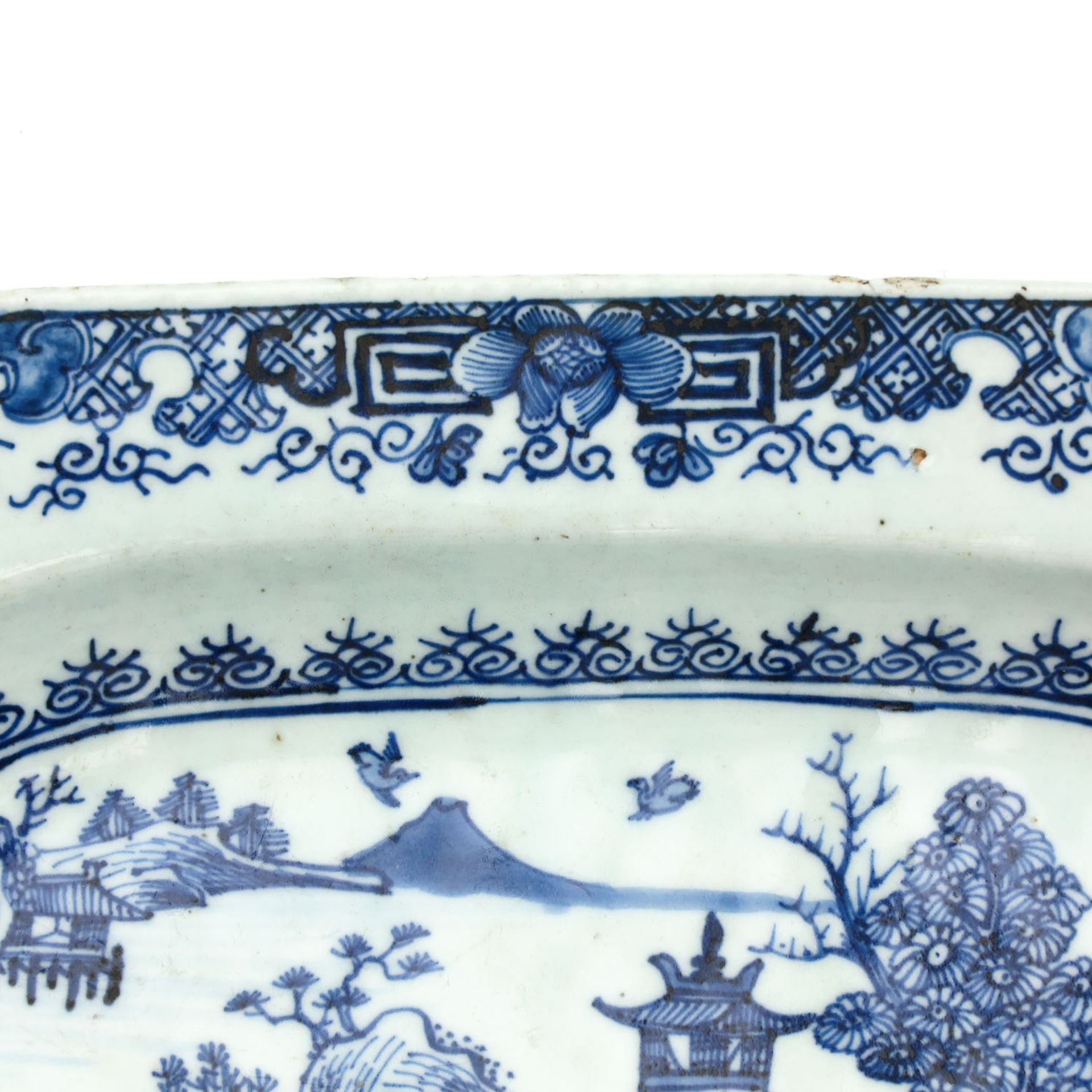 A Blue and White Serving Dish - Image 3 of 7