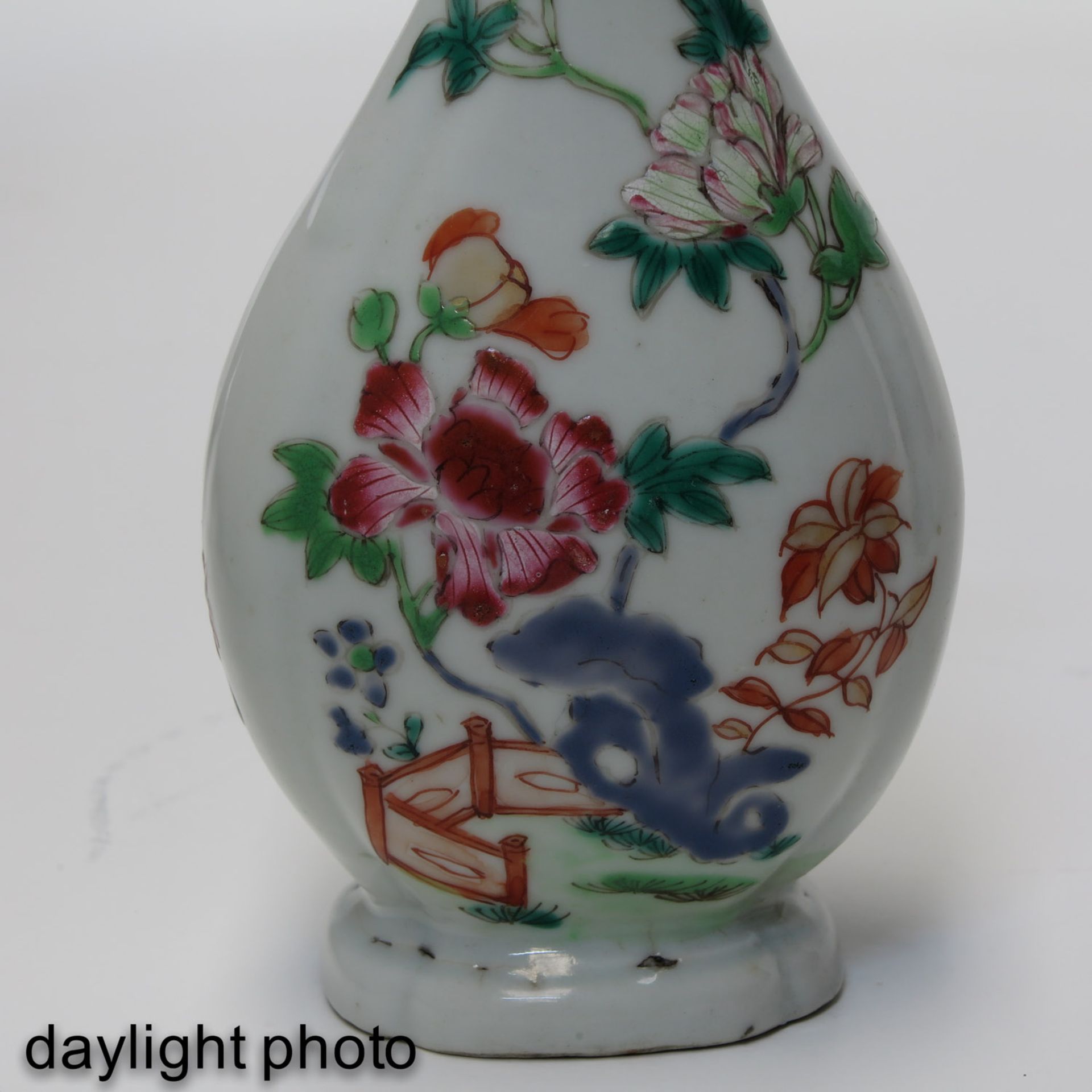 A Collection of 3 Vases - Image 10 of 10