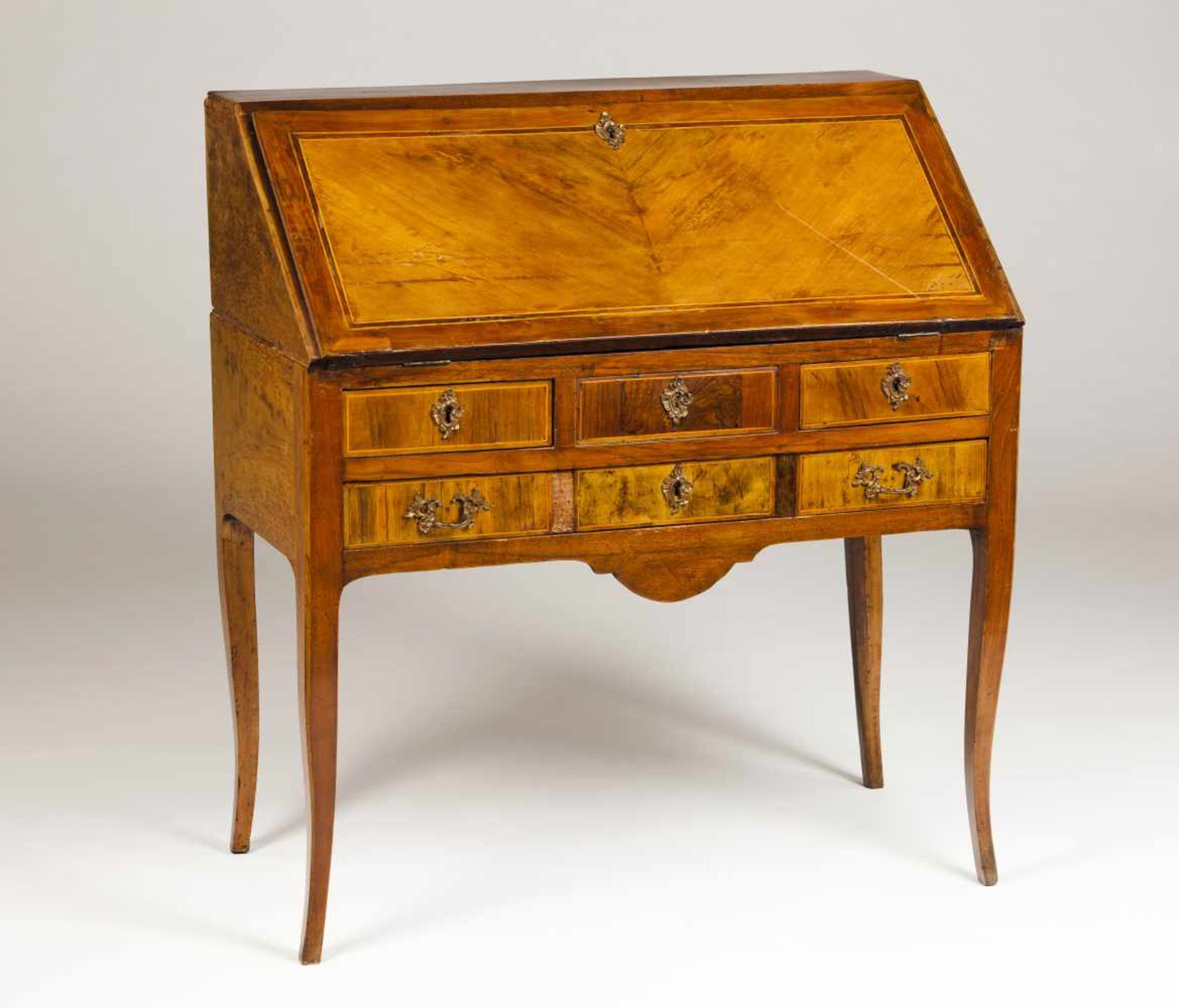 A Louis XV/XVI ladies bureau