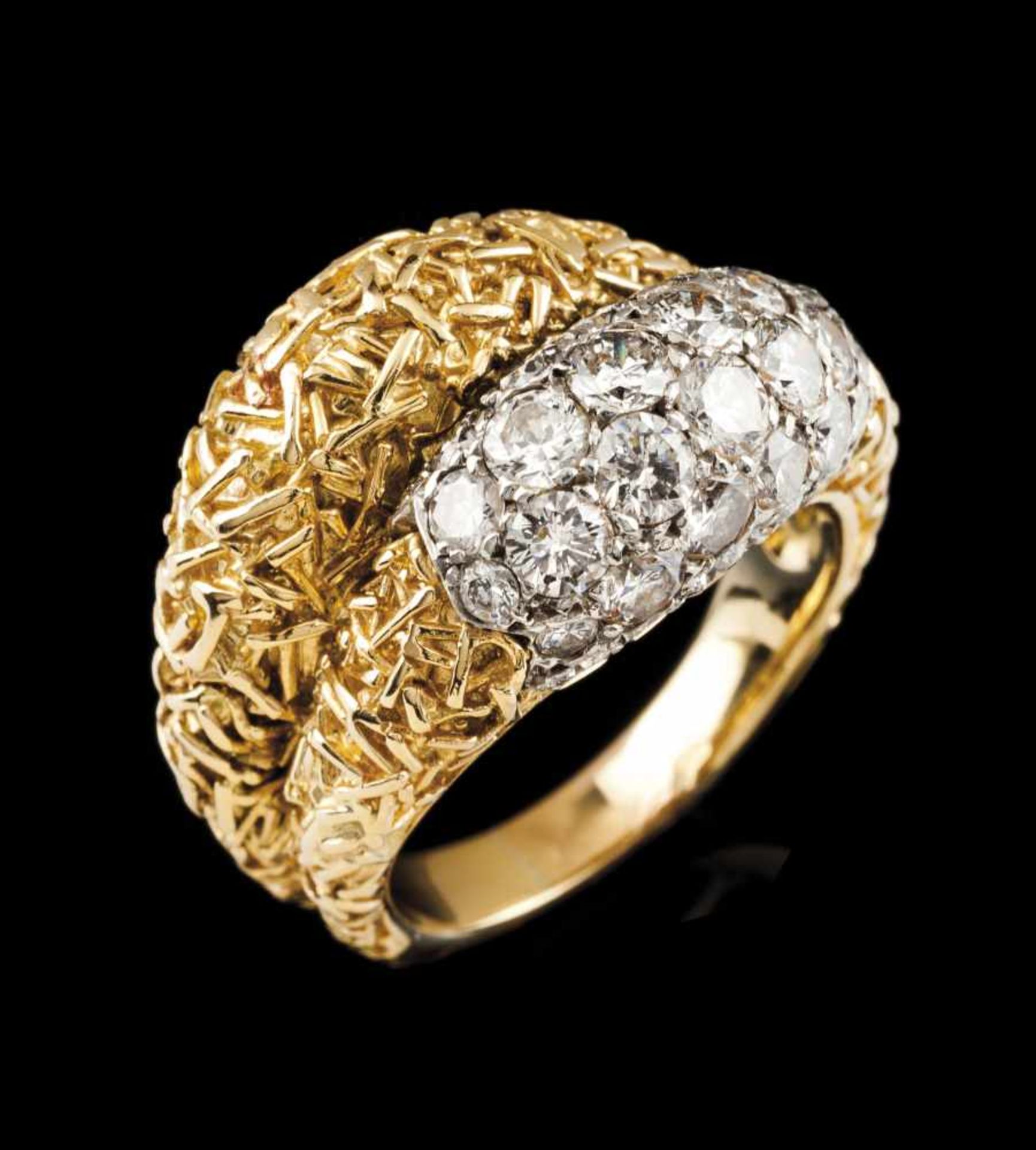 A Van Cleef & Arpels ring