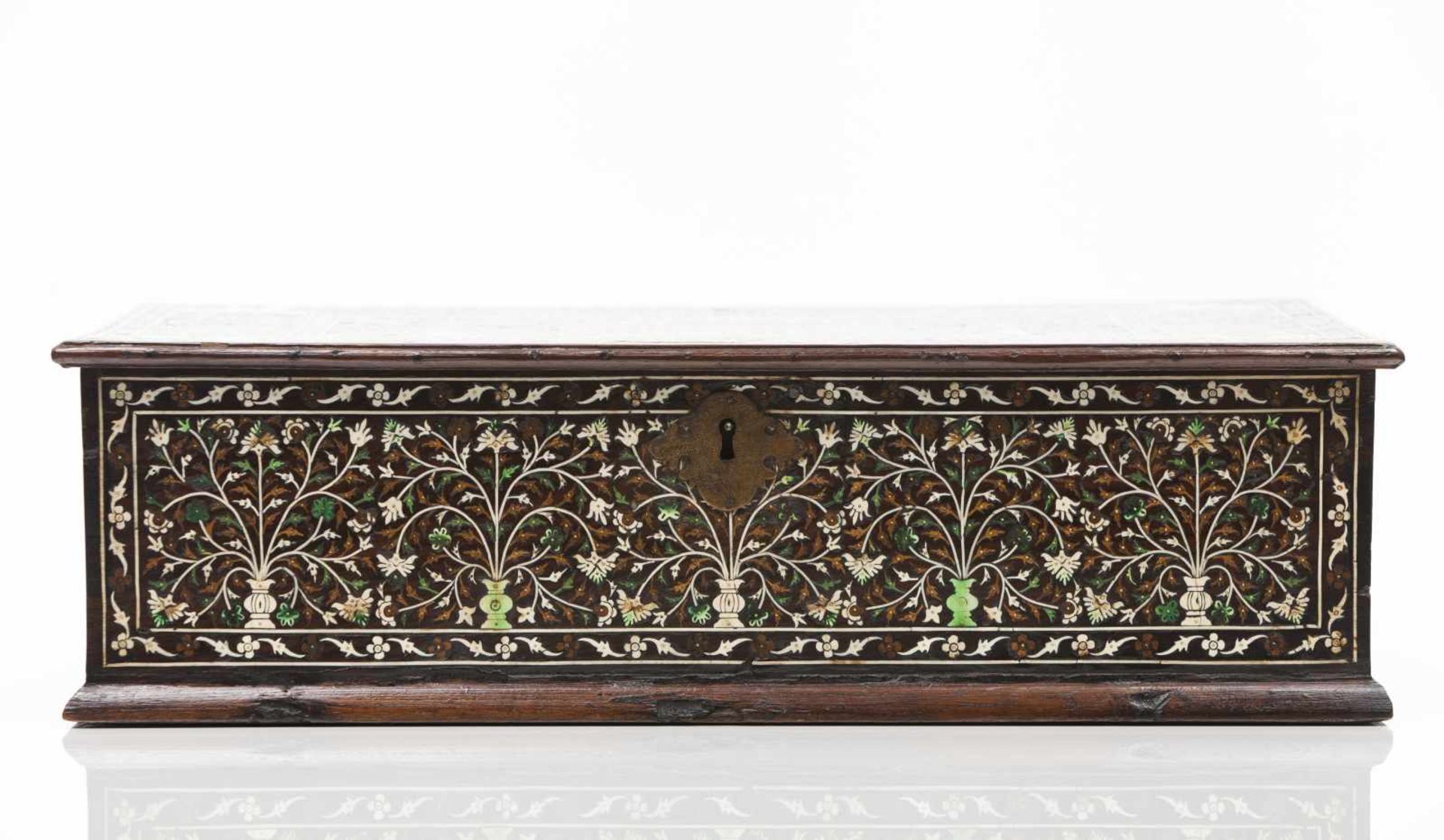 A Moghul boxTeak and sissooExuberant foliage scroll decoration in white and dyed ivoryC - Image 4 of 6