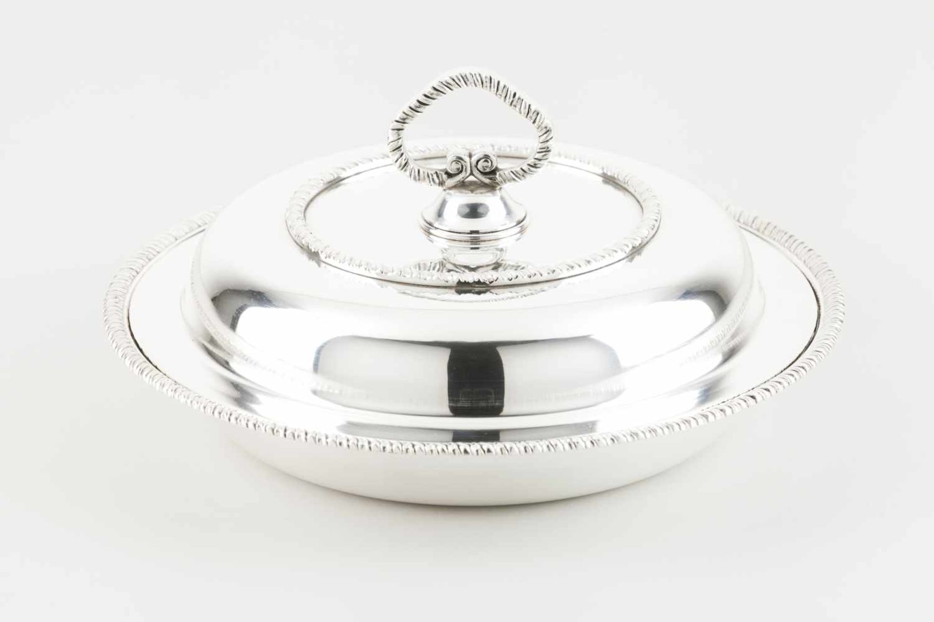 A vegetable dishPortuguese silverPlain base and cover of gadrooned friezeLisbon hallmar