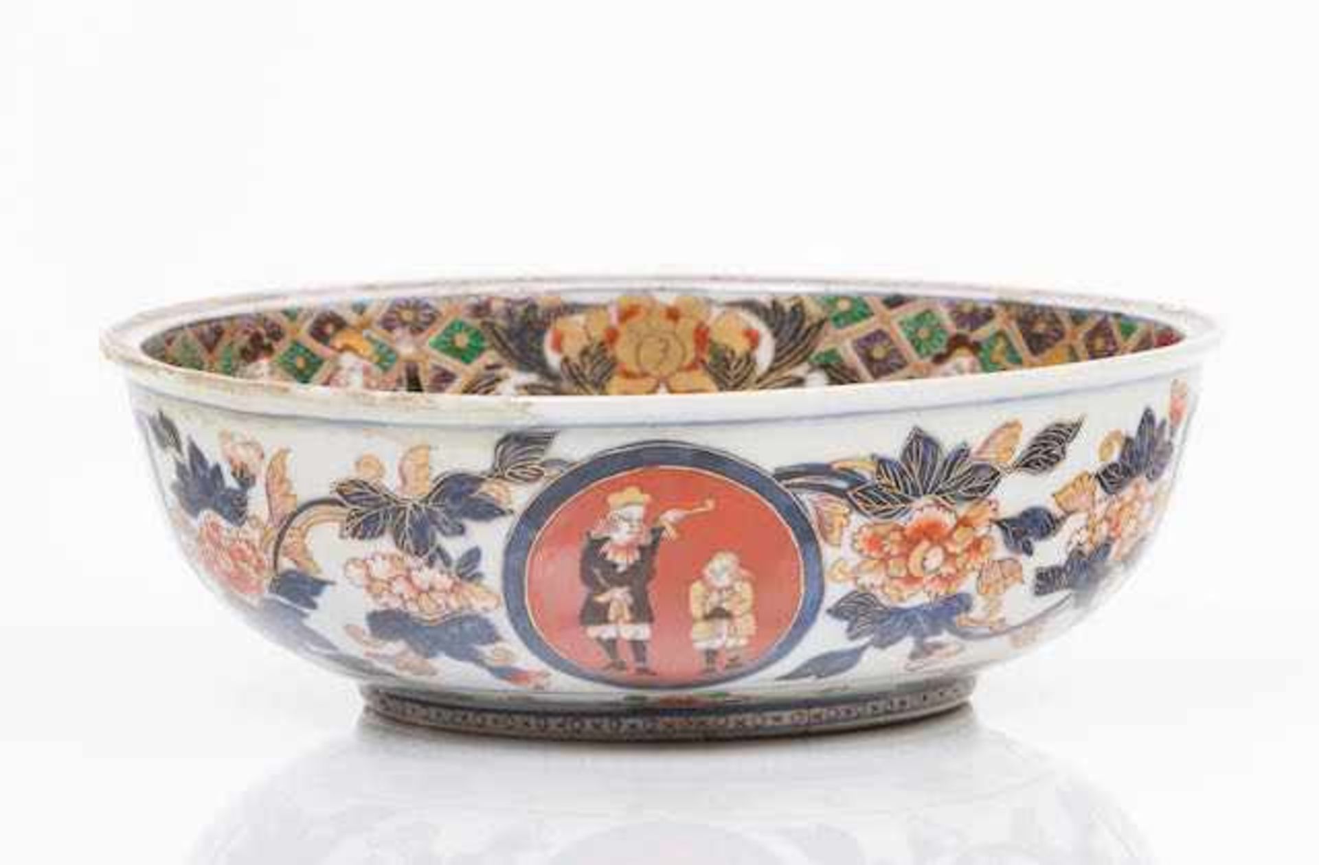 A "Black Ship" bowlJapanese porcelainPolychrome and gilt Imari decorationDepicting cent