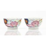 A pair of scalloped lip bowlsChinese export porcelainPolychrome and gilt "Tobacco Leaf"