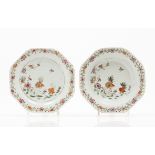 A pair of octagonal platesChinese export porcelainPolychrome "Famille Rose" enamelled decoration