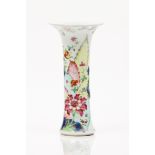 A cylindrical vaseChinese export porcelainPolychrome Tobacco Leaf "Famille Rose" enamelled