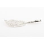 A serving slicePortuguese silverPierced and chiselled foliage motifs slice of fluted handle with