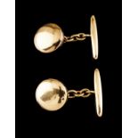 A pair of cufflinksPortuguese goldPlain circular shapedOporto hallmark, Dragon 800/1000 (1938-