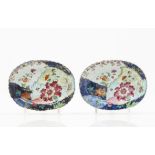 A pair of small scalloped serving traysChinese export porcelainPolychrome "Tobacco Leaf"