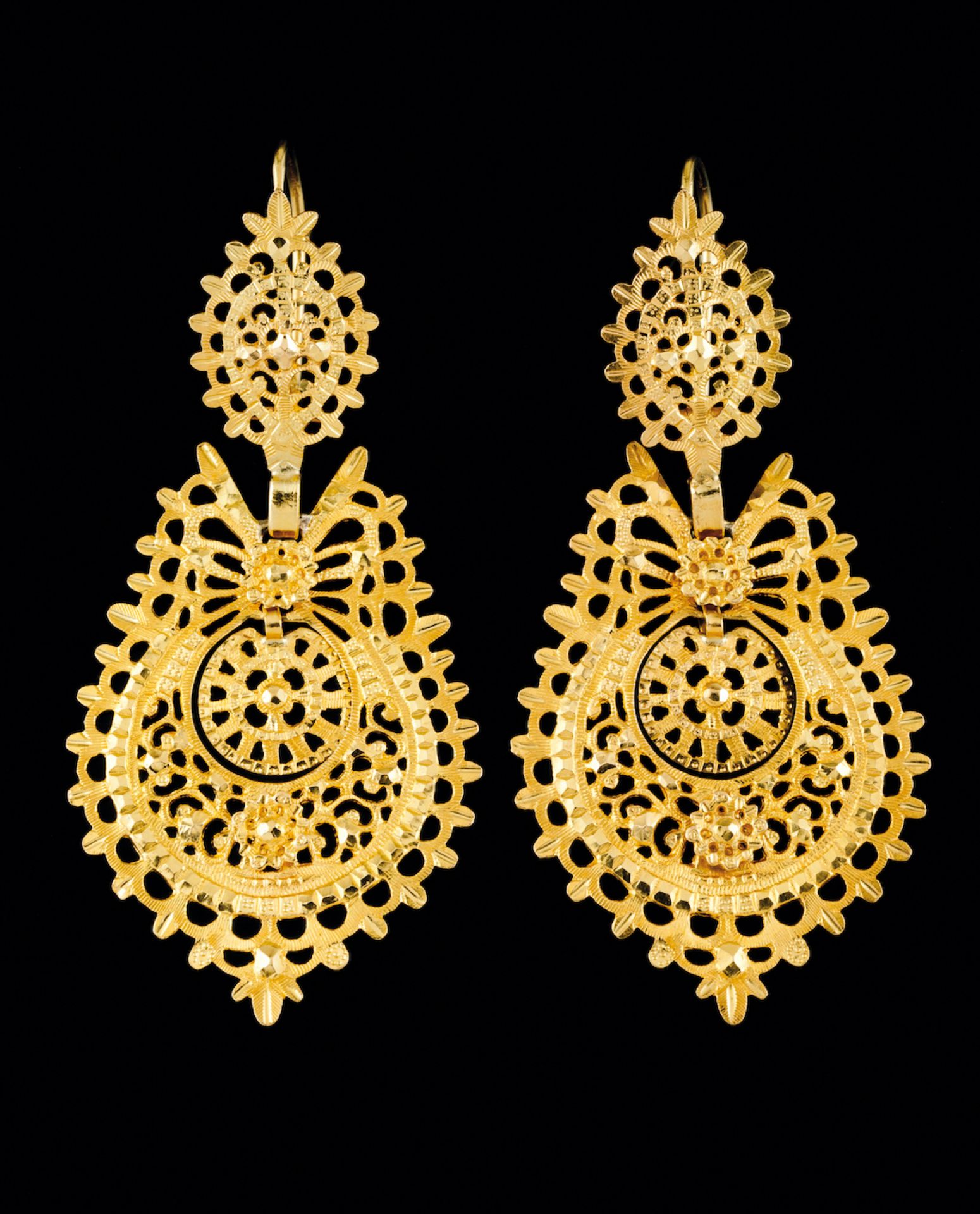 A pair of "Rainha" earringsPortuguese goldScalloped and piercedOporto hallmark, Dragon 800/1000 (