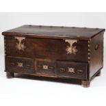 A large chestSucupira woodThree drawers and pewtered metal hardware17th / 18th century74x165x88 cm