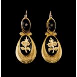 A pair of earringsPortuguese traditional goldChiselled articulated drop set with onyx and flower