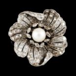 A "Leitão & Irmão" broochGoldFlower set with pearl (9mm) and approximately 120 antique, 8/8 and rose